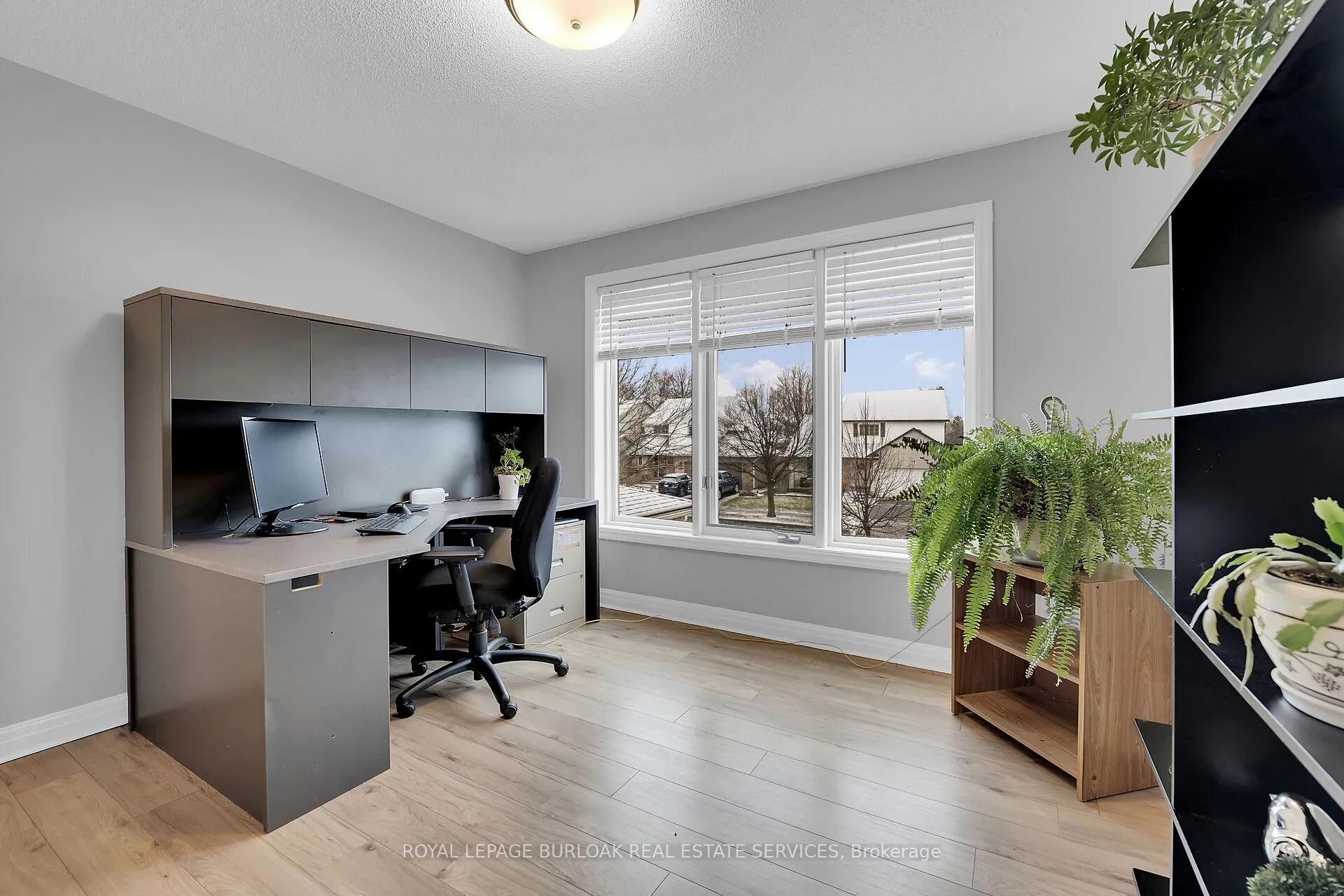 Photo 28 of 45 Stoney Brook Crescent, St. Catharines, Grapeview — HOMEH