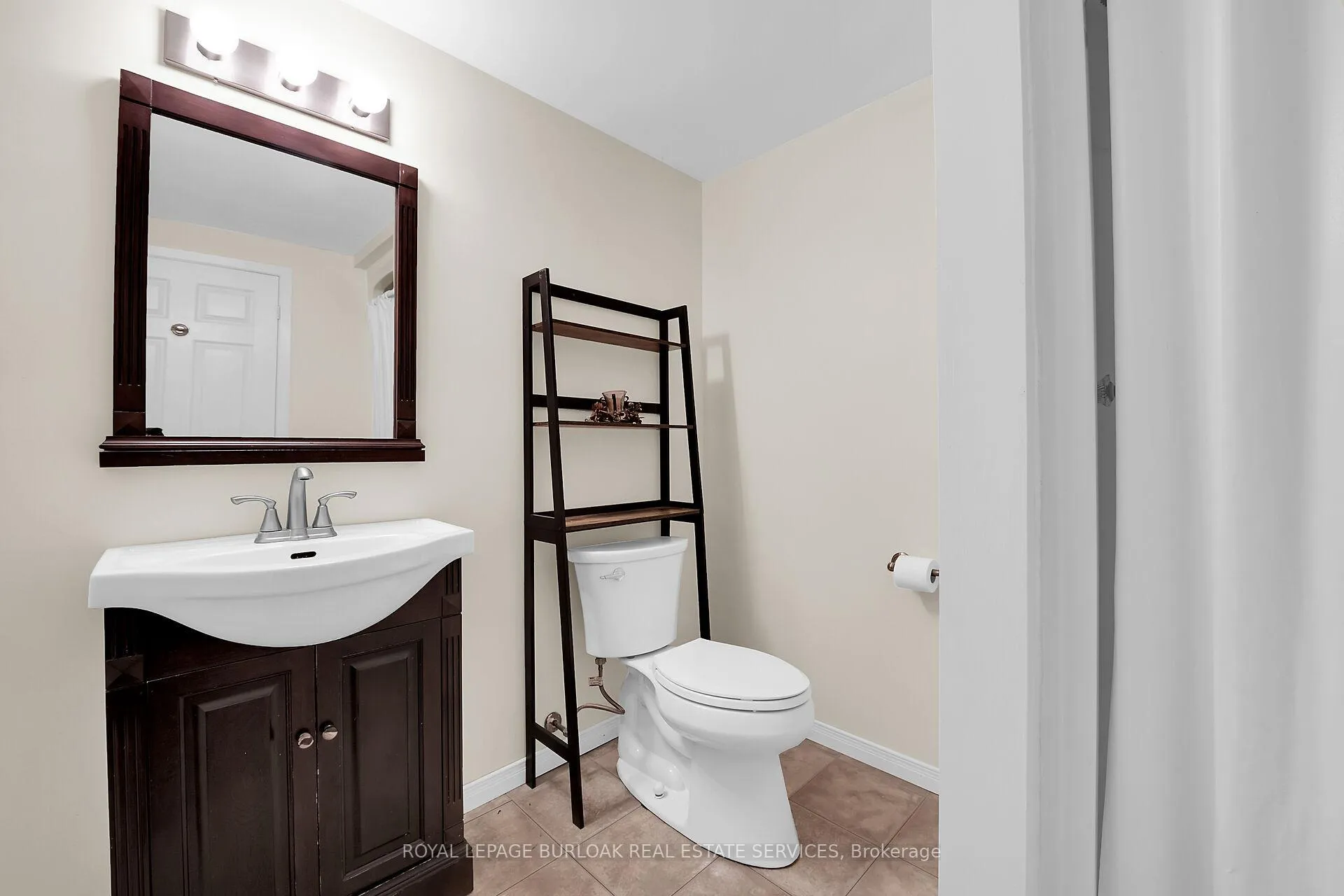 Photo 33 of 45 Stoney Brook Crescent, St. Catharines, Grapeview — HOMEH