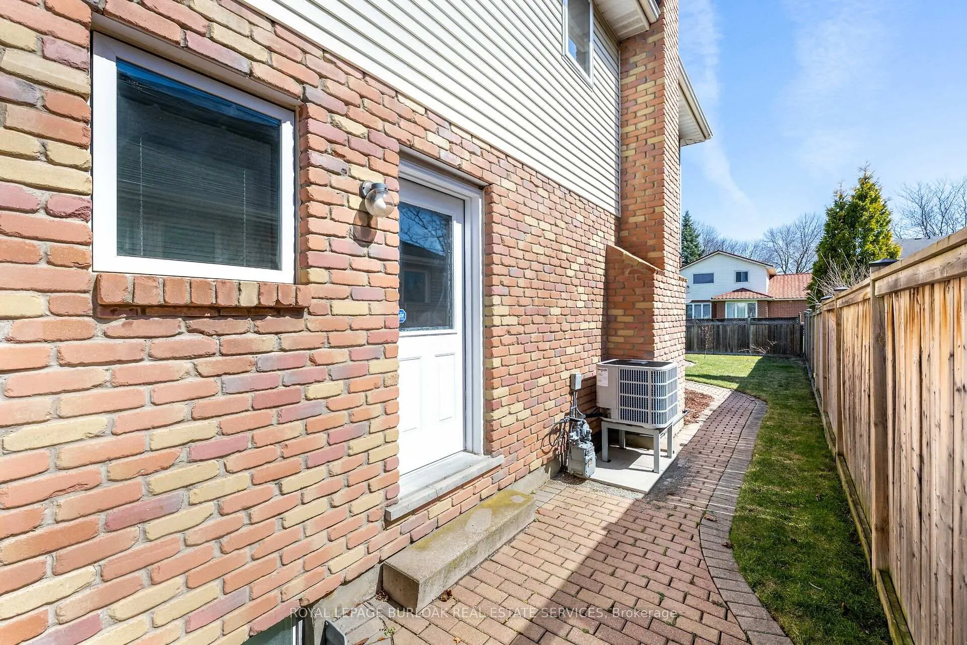 Photo 35 of 45 Stoney Brook Crescent, St. Catharines, Grapeview — HOMEH