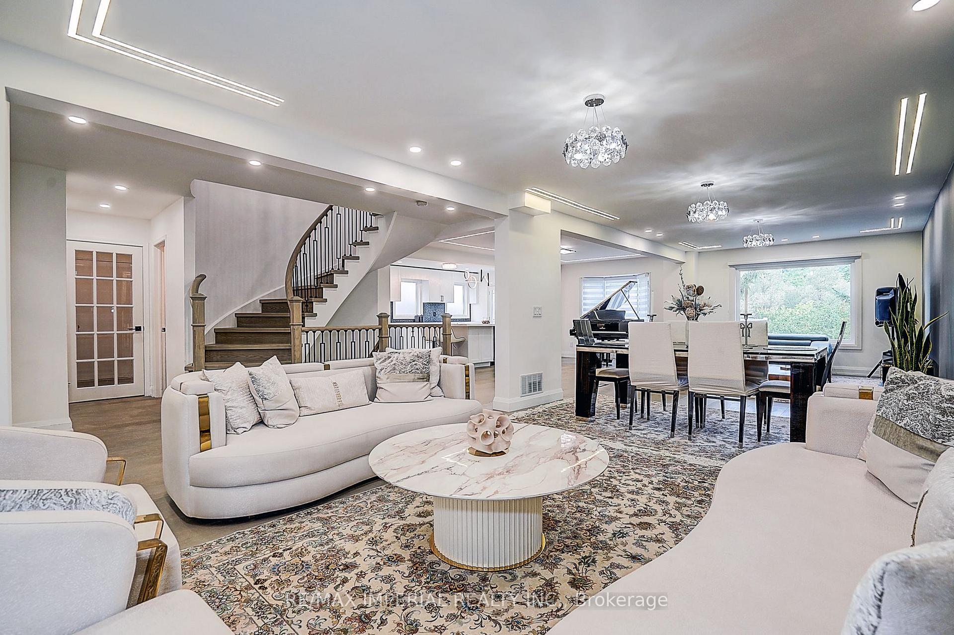 Photo 7 of 176 Timpson Drive, Aurora, Aurora Highlands — HOMEH