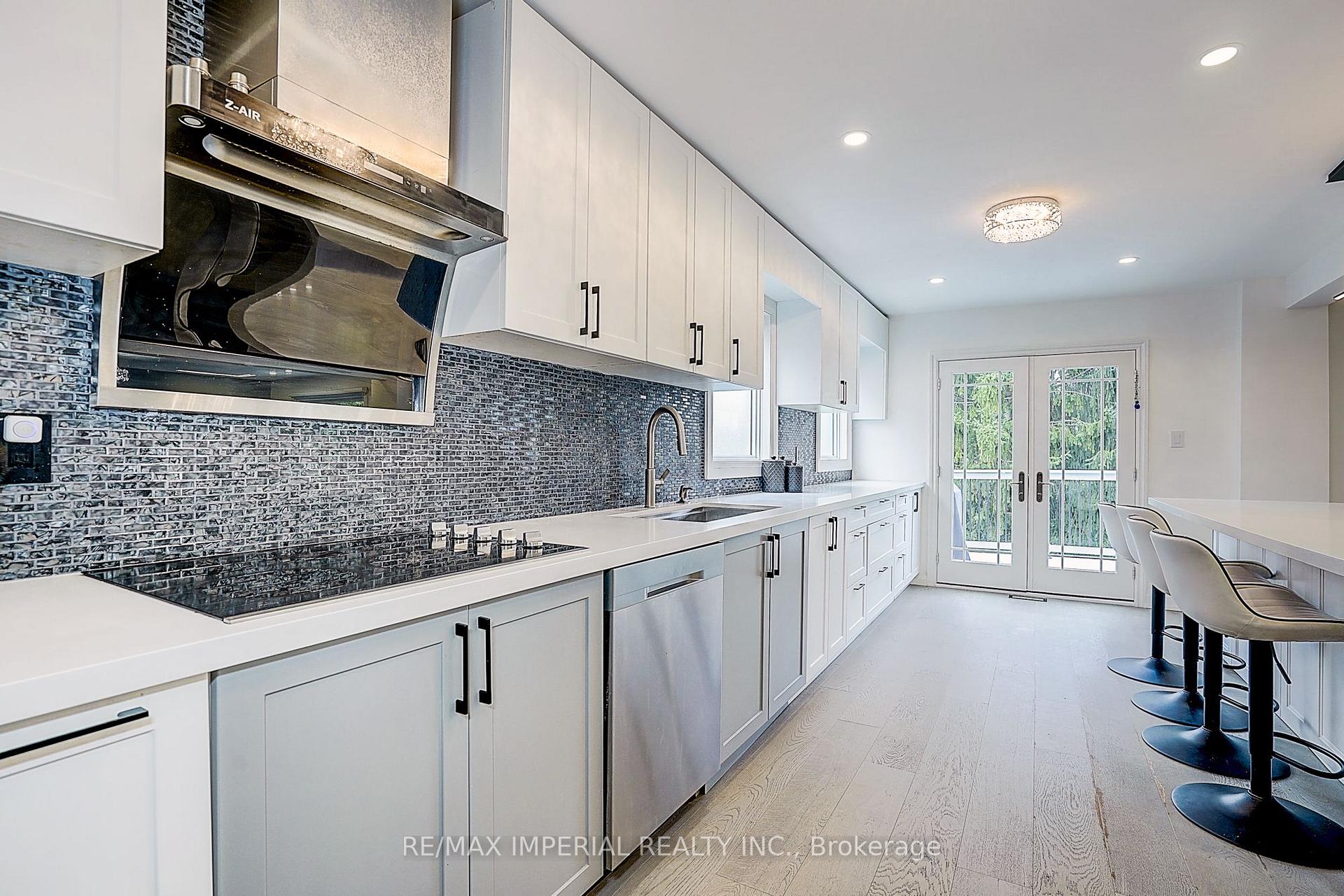 Photo 15 of 176 Timpson Drive, Aurora, Aurora Highlands — HOMEH