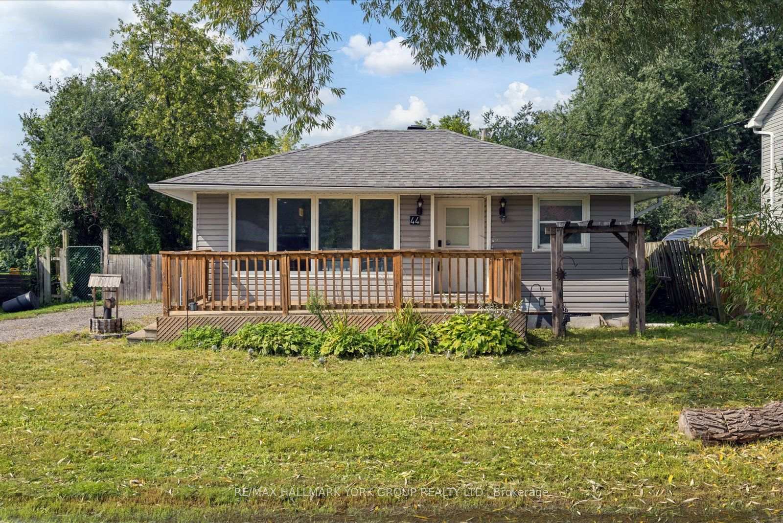 Photo 1 of 44 Glenview Avenue, Georgina, Virginia — HOMEH