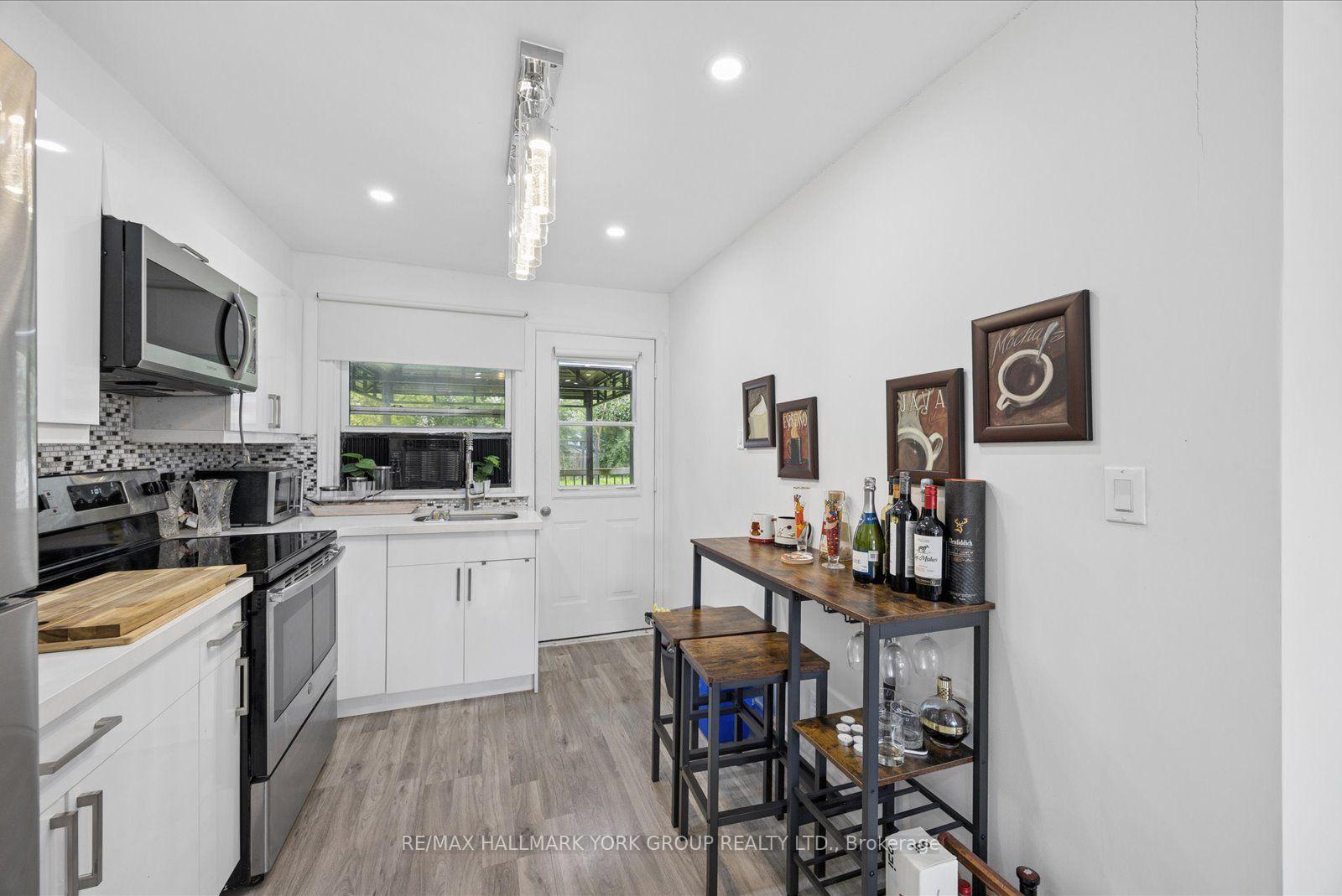 Photo 13 of 44 Glenview Avenue, Georgina, Virginia — HOMEH