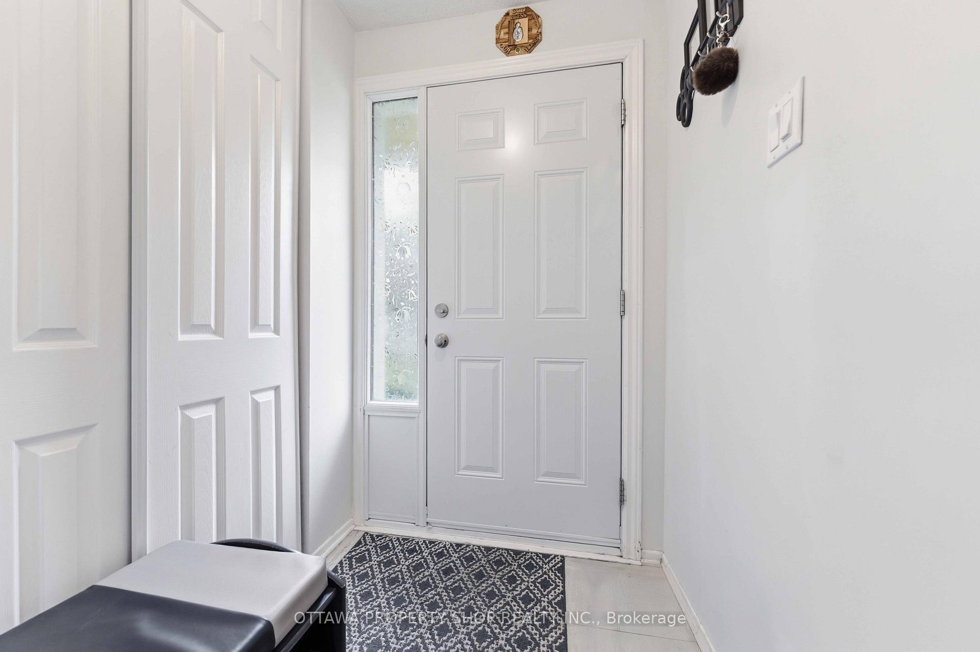 Photo 2 of Unit 32, 3333 Mccarthy Road, Ottawa, Hunt Club/Western Community — HOMEH