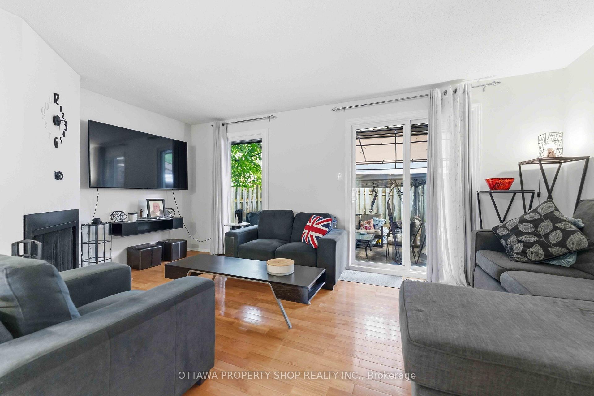 Photo 4 of Unit 32, 3333 Mccarthy Road, Ottawa, Hunt Club/Western Community — HOMEH