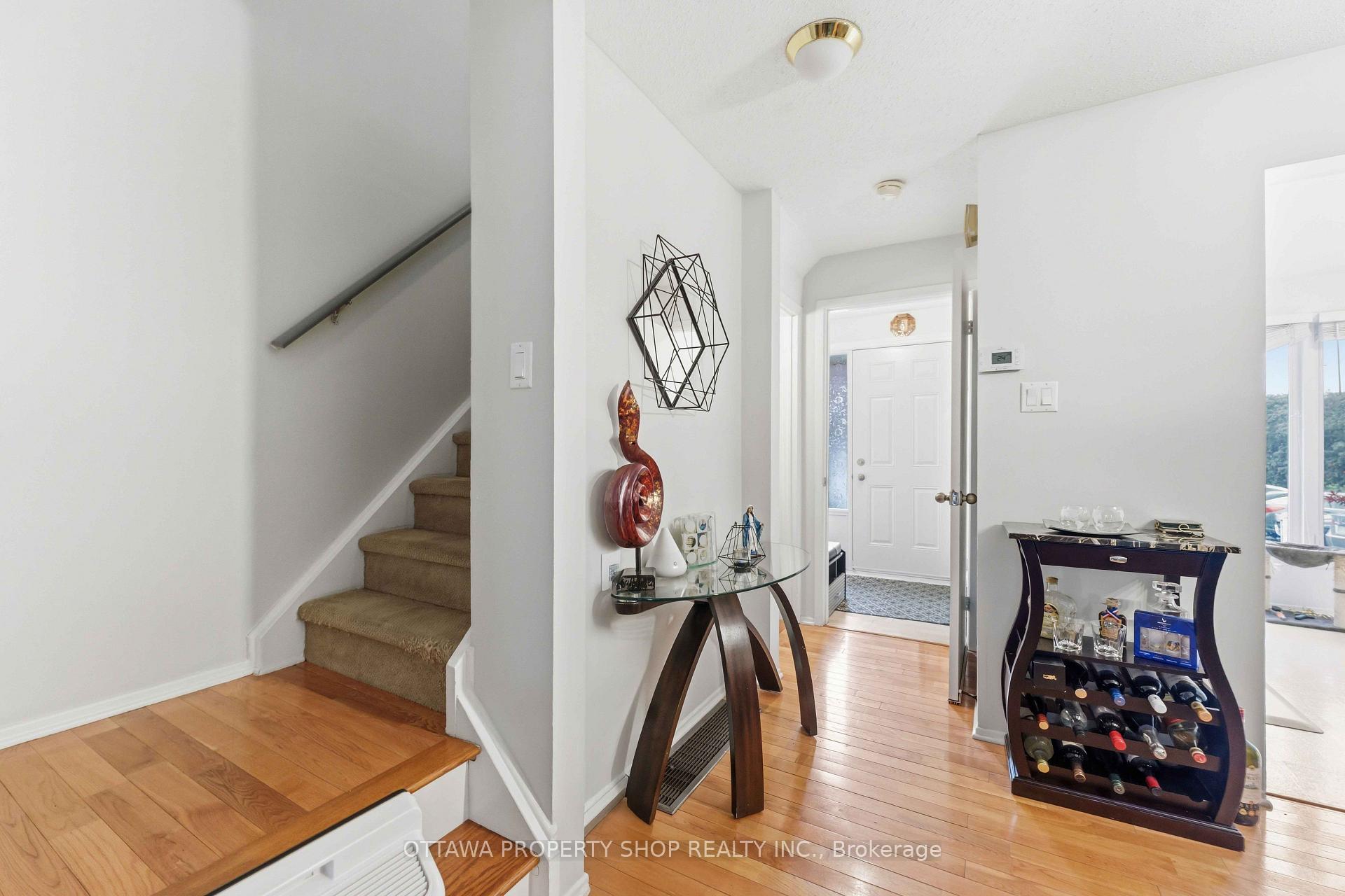 Photo 6 of Unit 32, 3333 Mccarthy Road, Ottawa, Hunt Club/Western Community — HOMEH