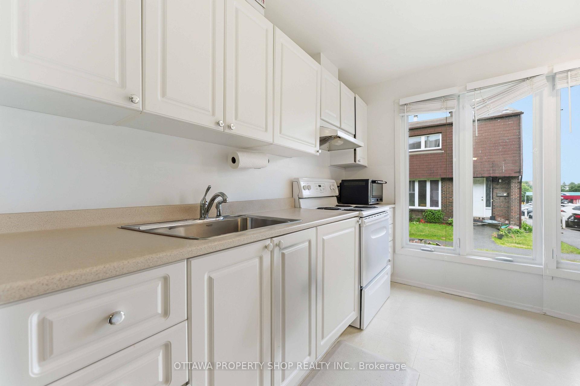 Photo 7 of Unit 32, 3333 Mccarthy Road, Ottawa, Hunt Club/Western Community — HOMEH
