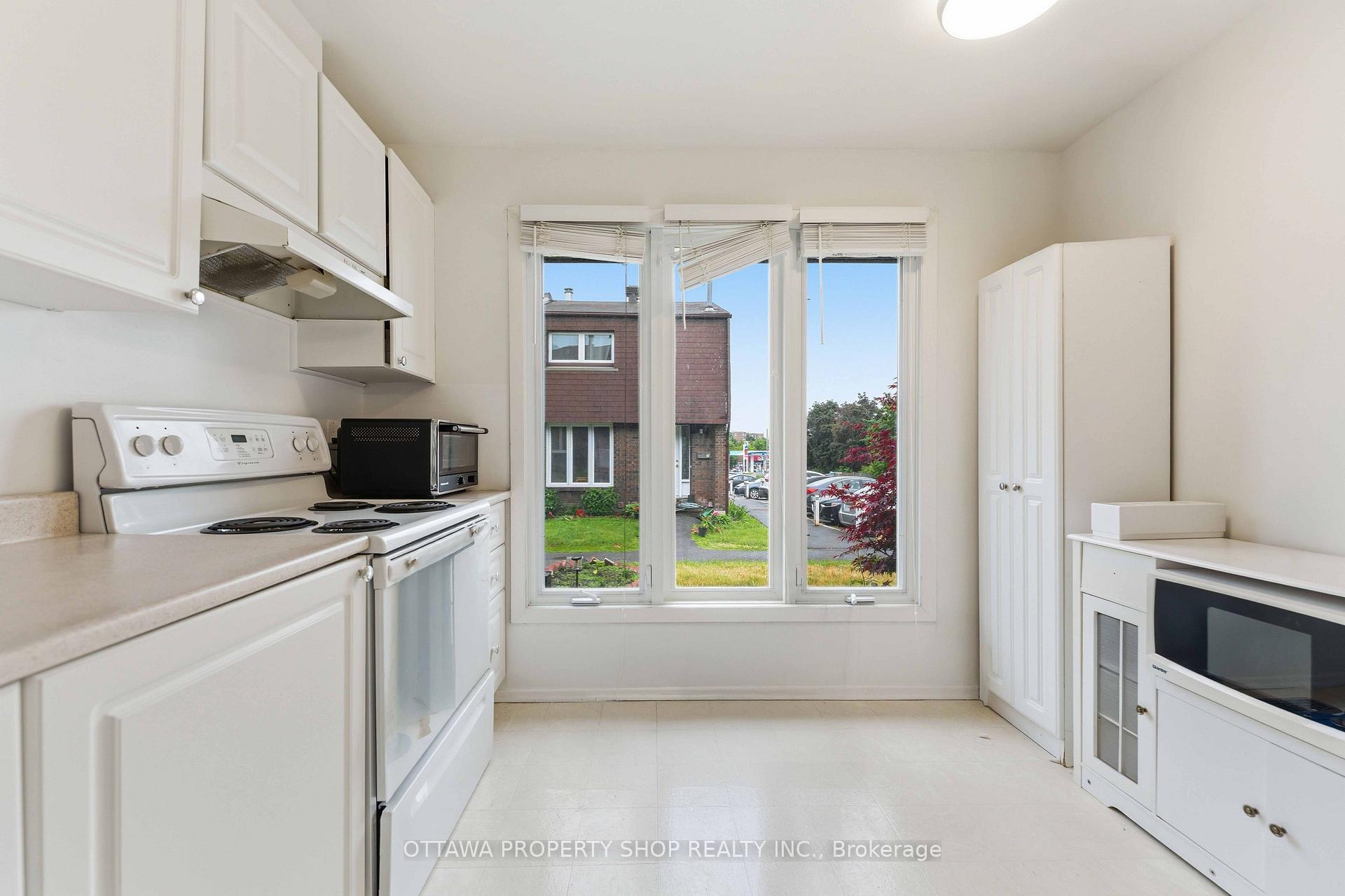Photo 9 of Unit 32, 3333 Mccarthy Road, Ottawa, Hunt Club/Western Community — HOMEH