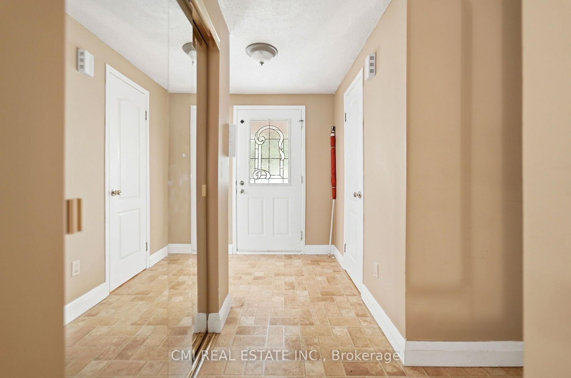 Photo 4 of 155 Foxhunt Road, Waterloo, Colonial Acres — HOMEH