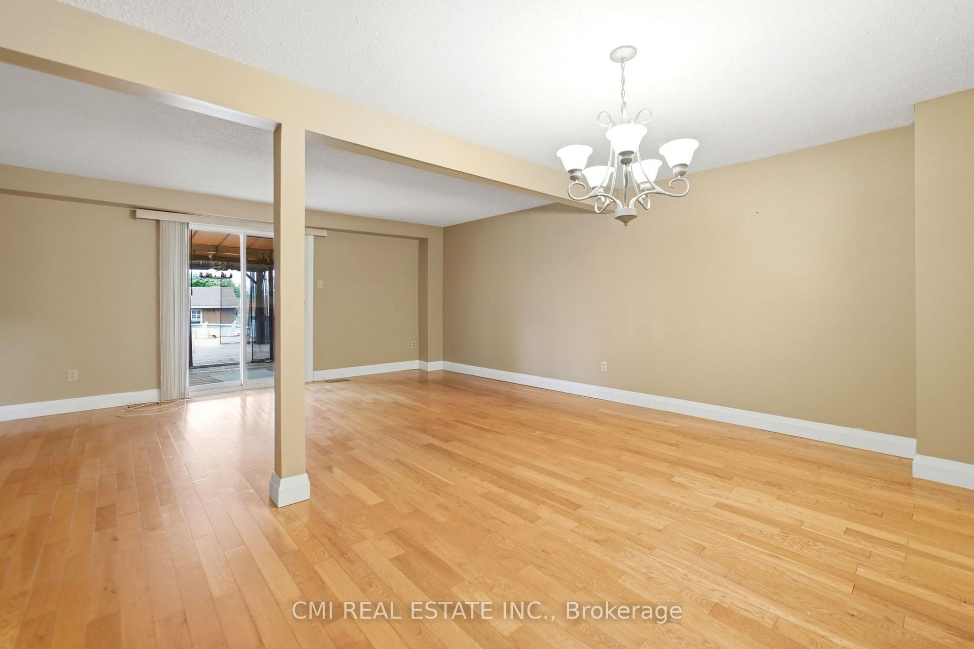 Photo 8 of 155 Foxhunt Road, Waterloo, Colonial Acres — HOMEH