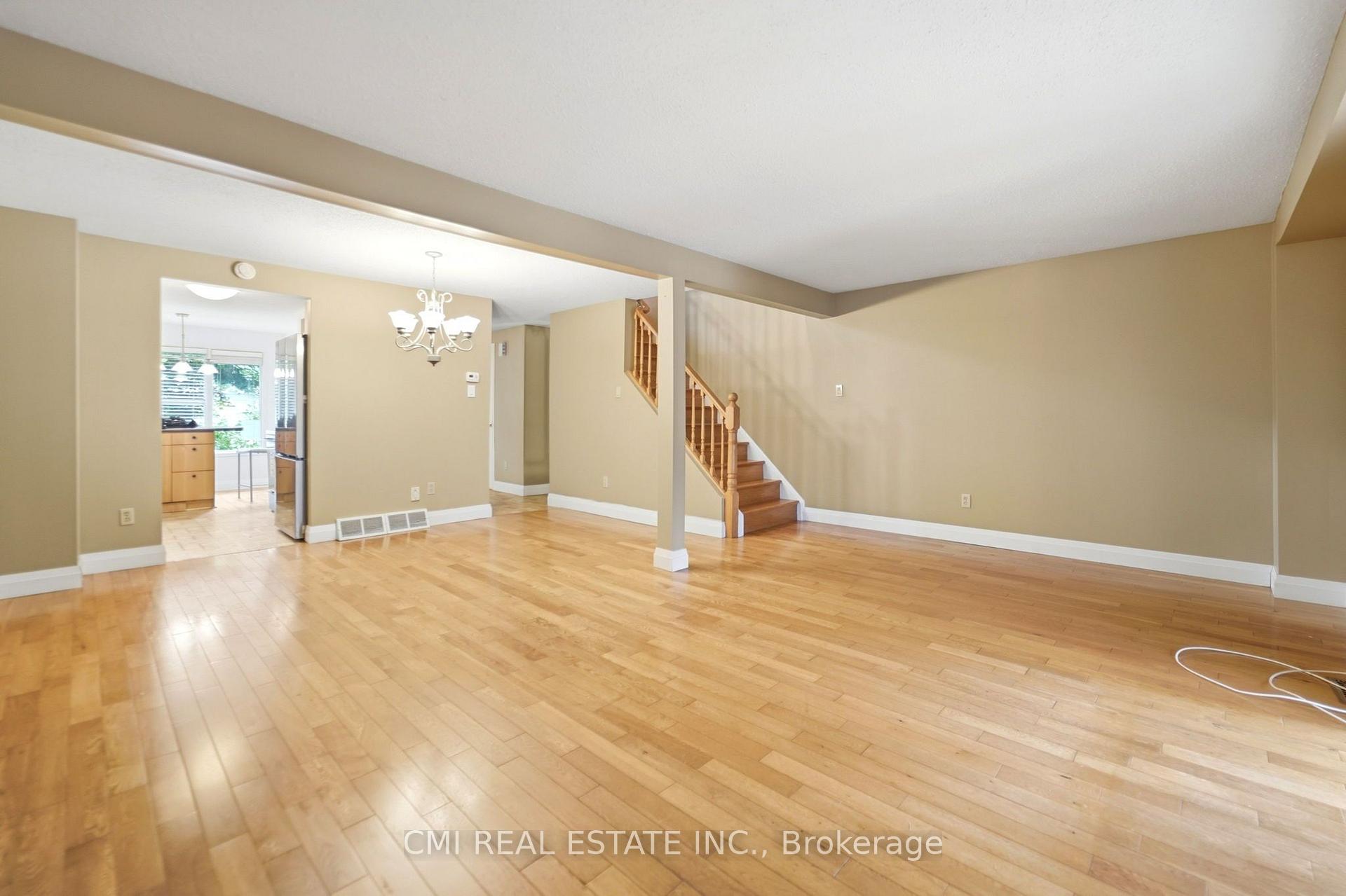 Photo 9 of 155 Foxhunt Road, Waterloo, Colonial Acres — HOMEH