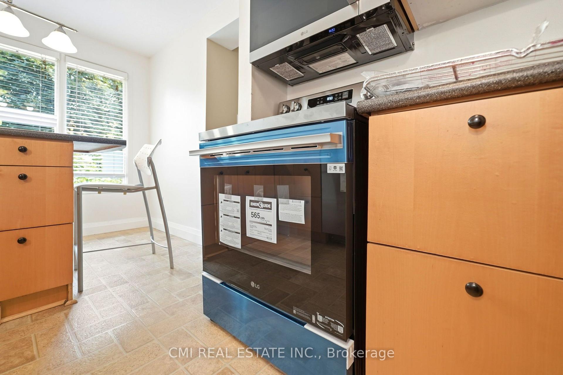 Photo 16 of 155 Foxhunt Road, Waterloo, Colonial Acres — HOMEH