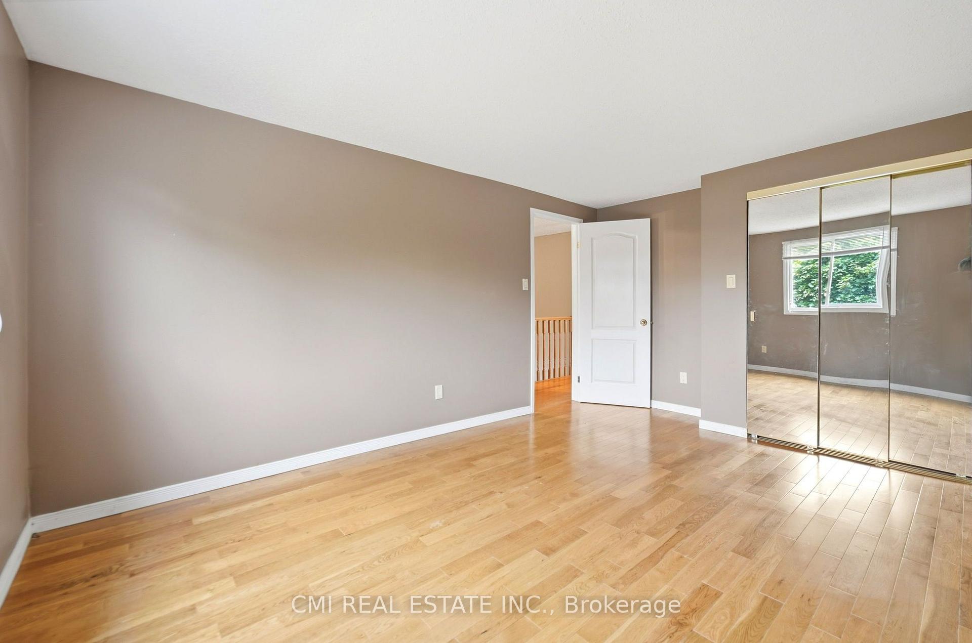 Photo 21 of 155 Foxhunt Road, Waterloo, Colonial Acres — HOMEH