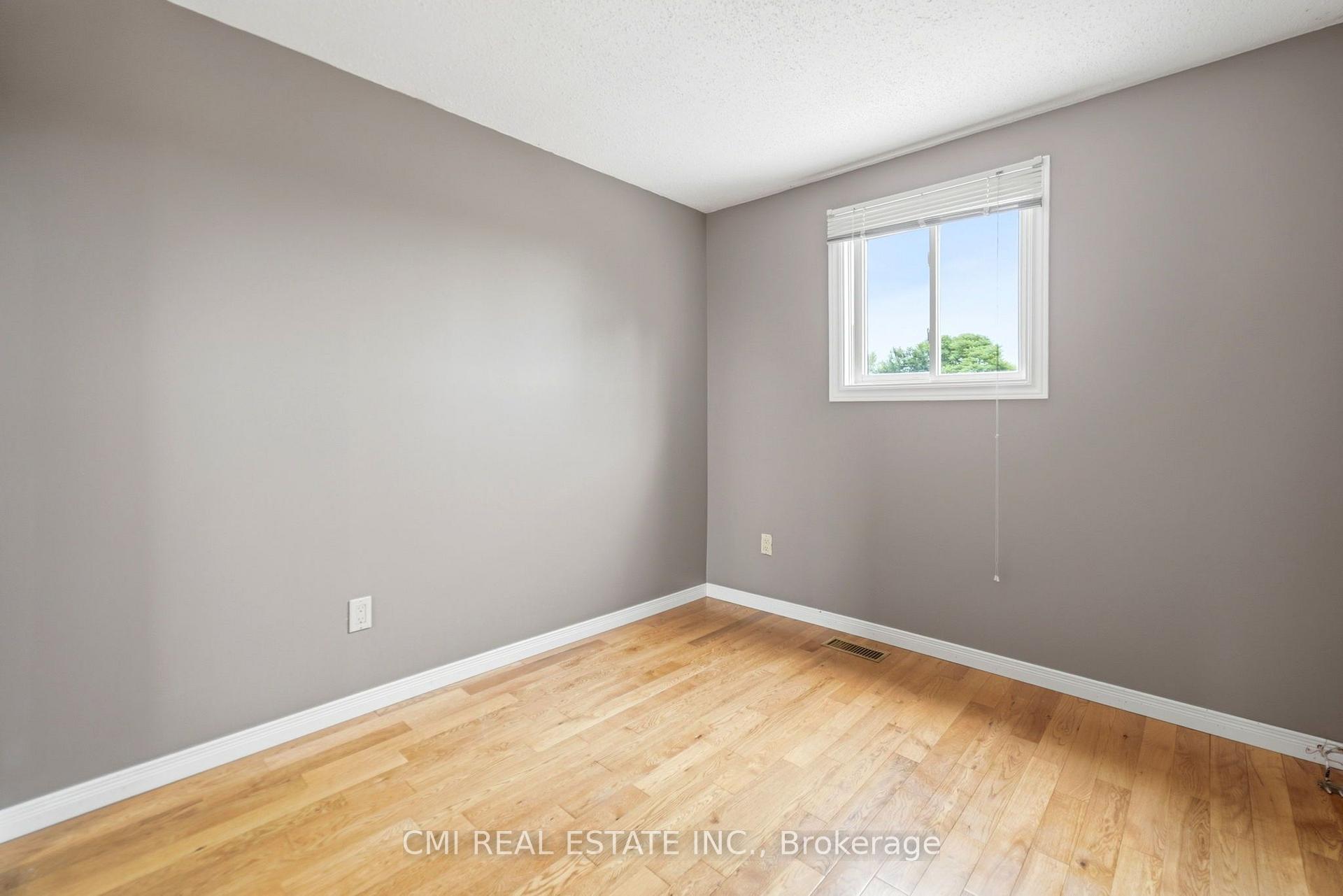 Photo 23 of 155 Foxhunt Road, Waterloo, Colonial Acres — HOMEH