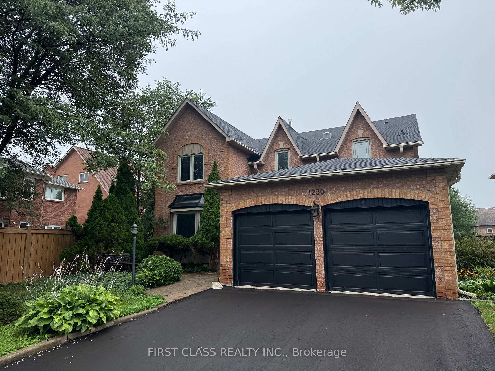 Photo 1 of 1230 Glenashton Drive, Oakville, Wedgewood Creek — HOMEH