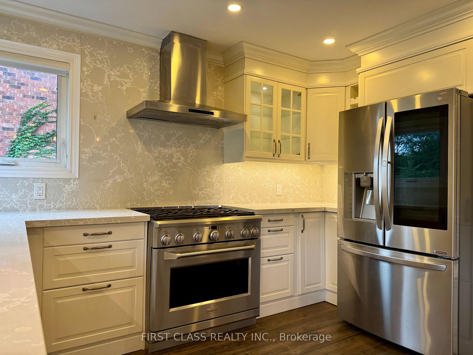 Photo 9 of 1230 Glenashton Drive, Oakville, Wedgewood Creek — HOMEH
