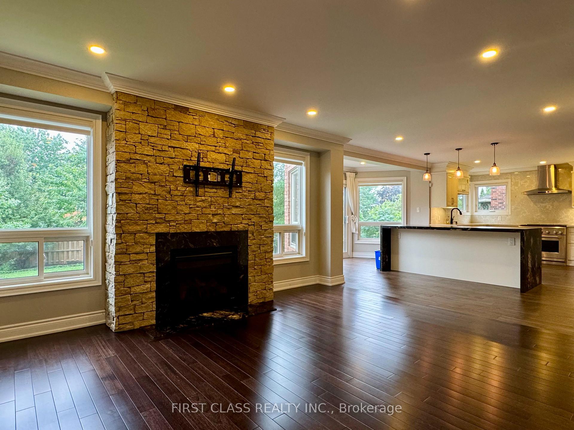 Photo 11 of 1230 Glenashton Drive, Oakville, Wedgewood Creek — HOMEH