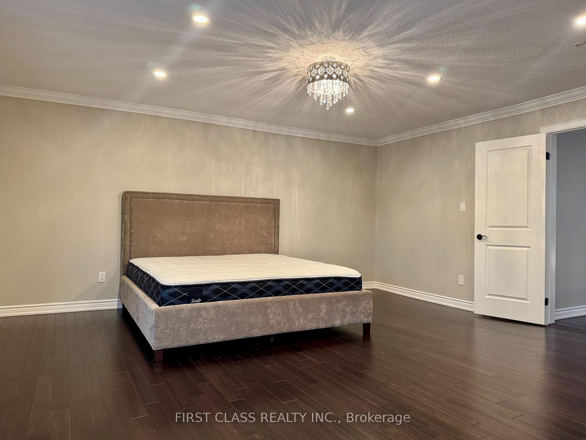 Photo 19 of 1230 Glenashton Drive, Oakville, Wedgewood Creek — HOMEH