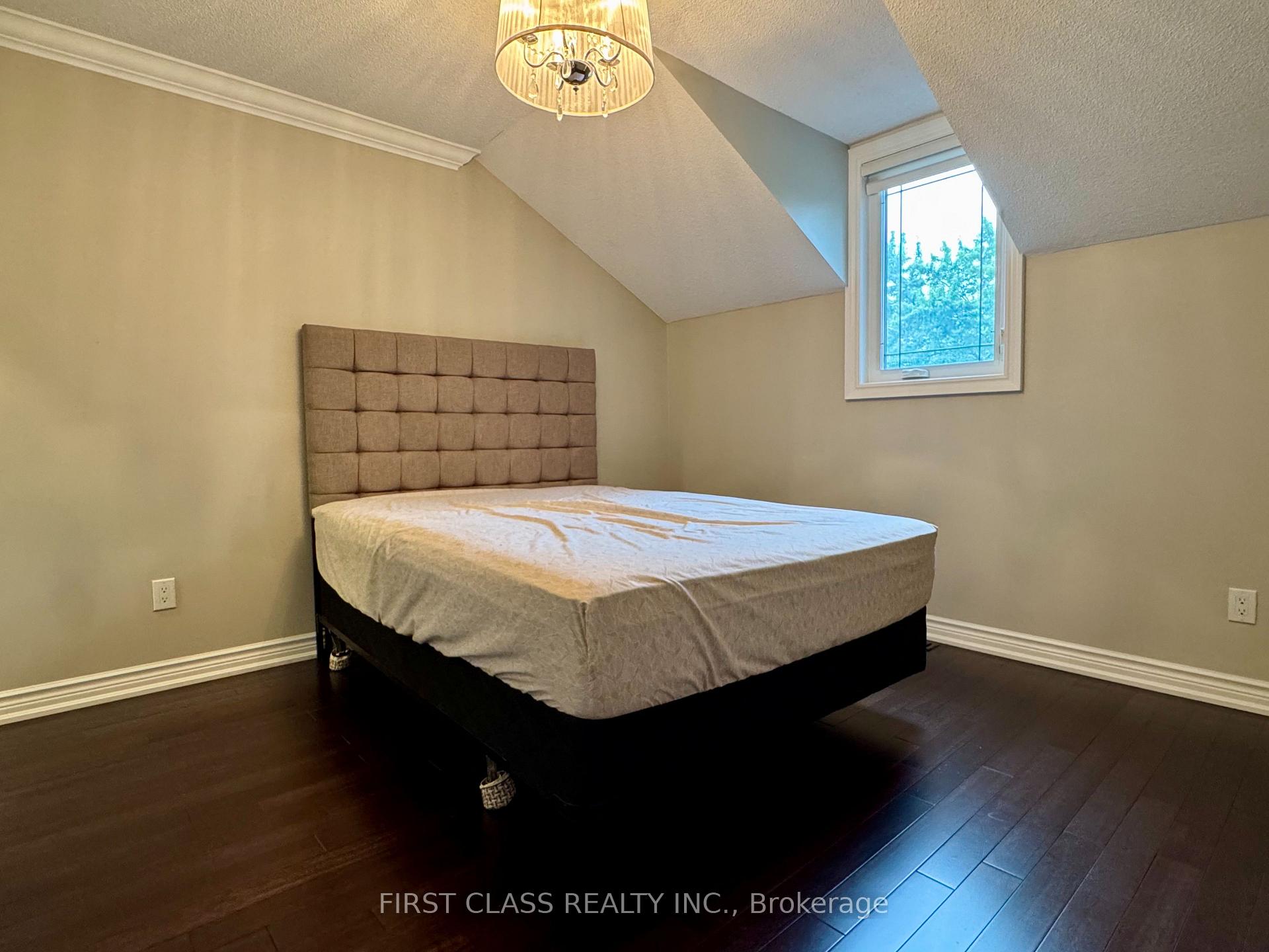 Photo 22 of 1230 Glenashton Drive, Oakville, Wedgewood Creek — HOMEH