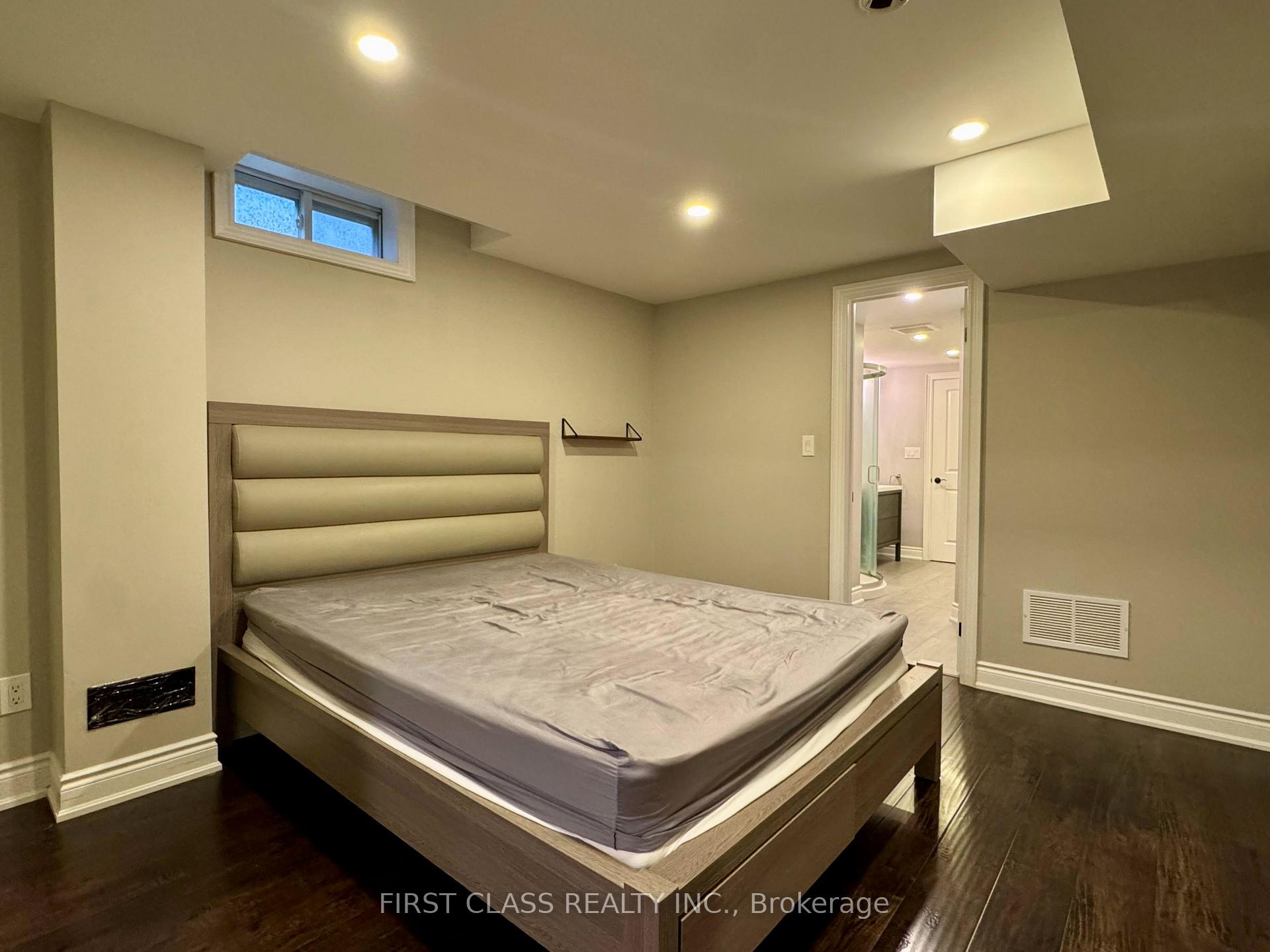 Photo 31 of 1230 Glenashton Drive, Oakville, Wedgewood Creek — HOMEH