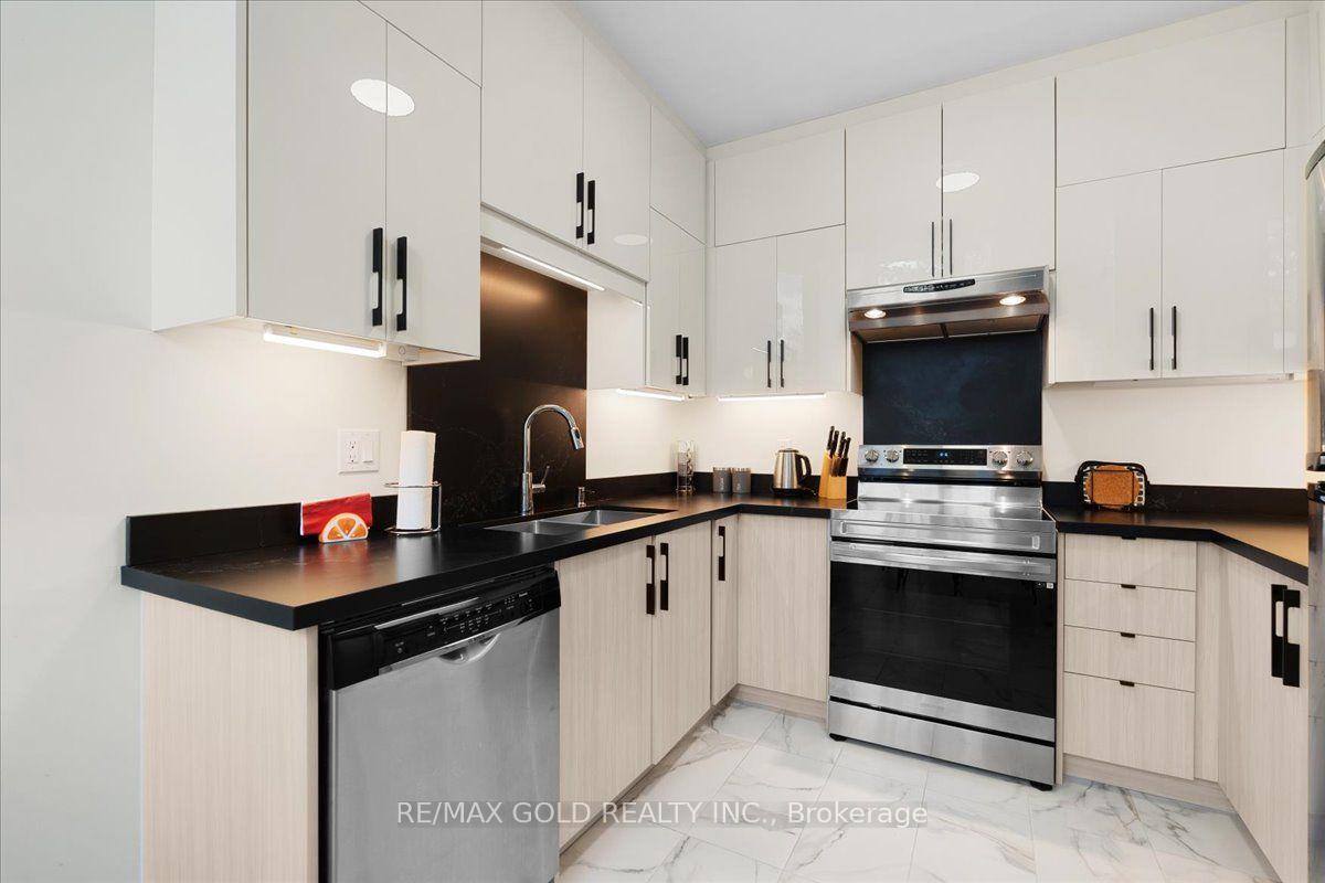Photo 15 of Unit 2, 465 Columbia Street W, Waterloo, Upper Beechwood — HOMEH