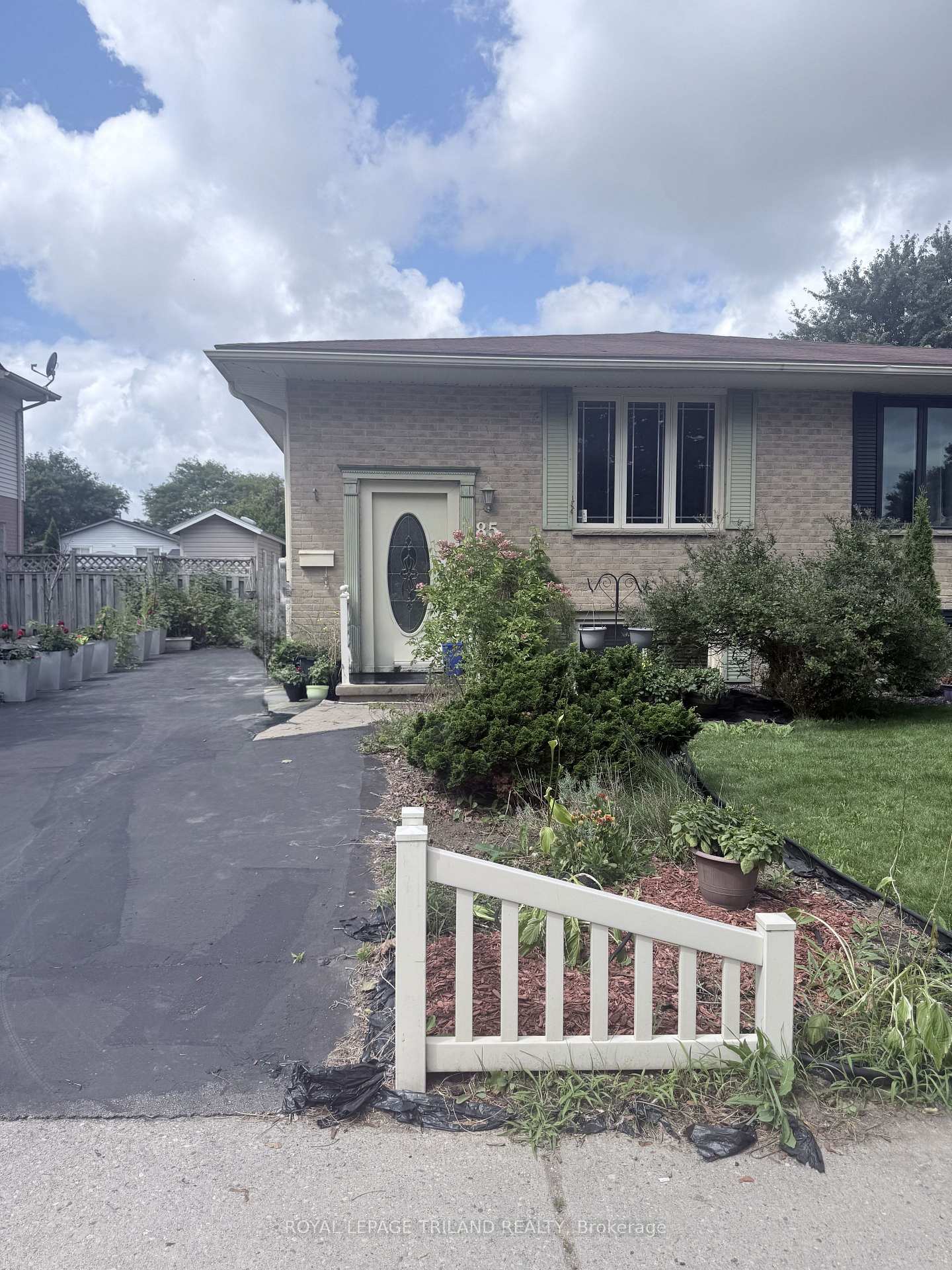 Photo 1 of 85 Bonaventure Drive, London, East I — HOMEH
