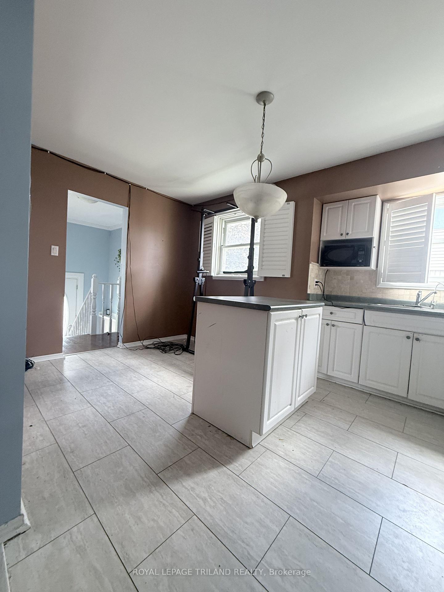 Photo 4 of 85 Bonaventure Drive, London, East I — HOMEH