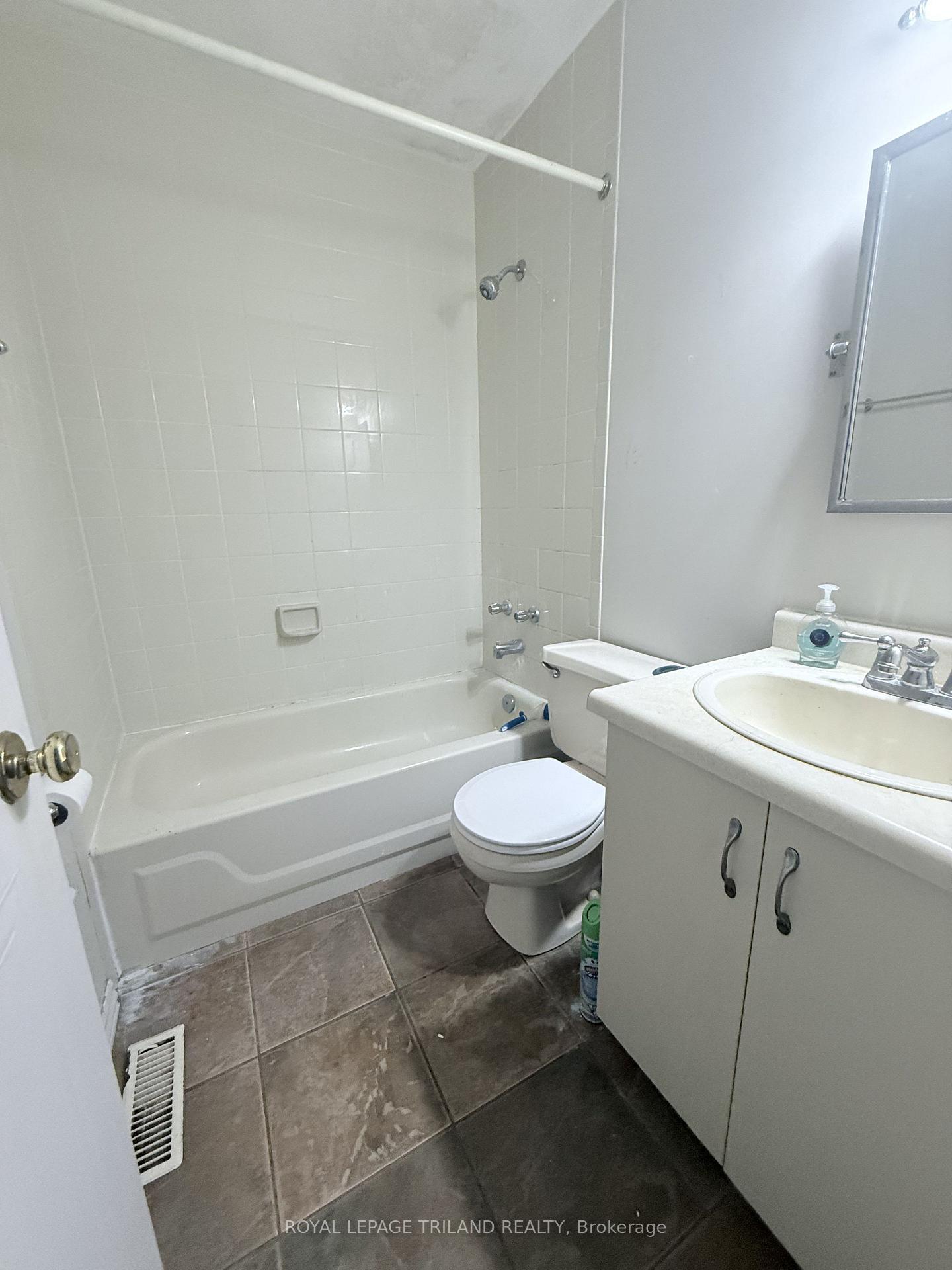 Photo 7 of 85 Bonaventure Drive, London, East I — HOMEH