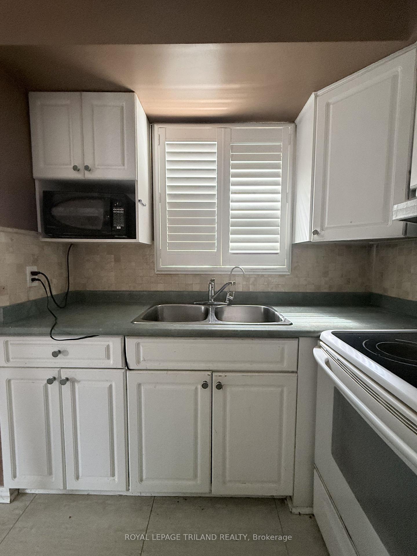 Photo 10 of 85 Bonaventure Drive, London, East I — HOMEH