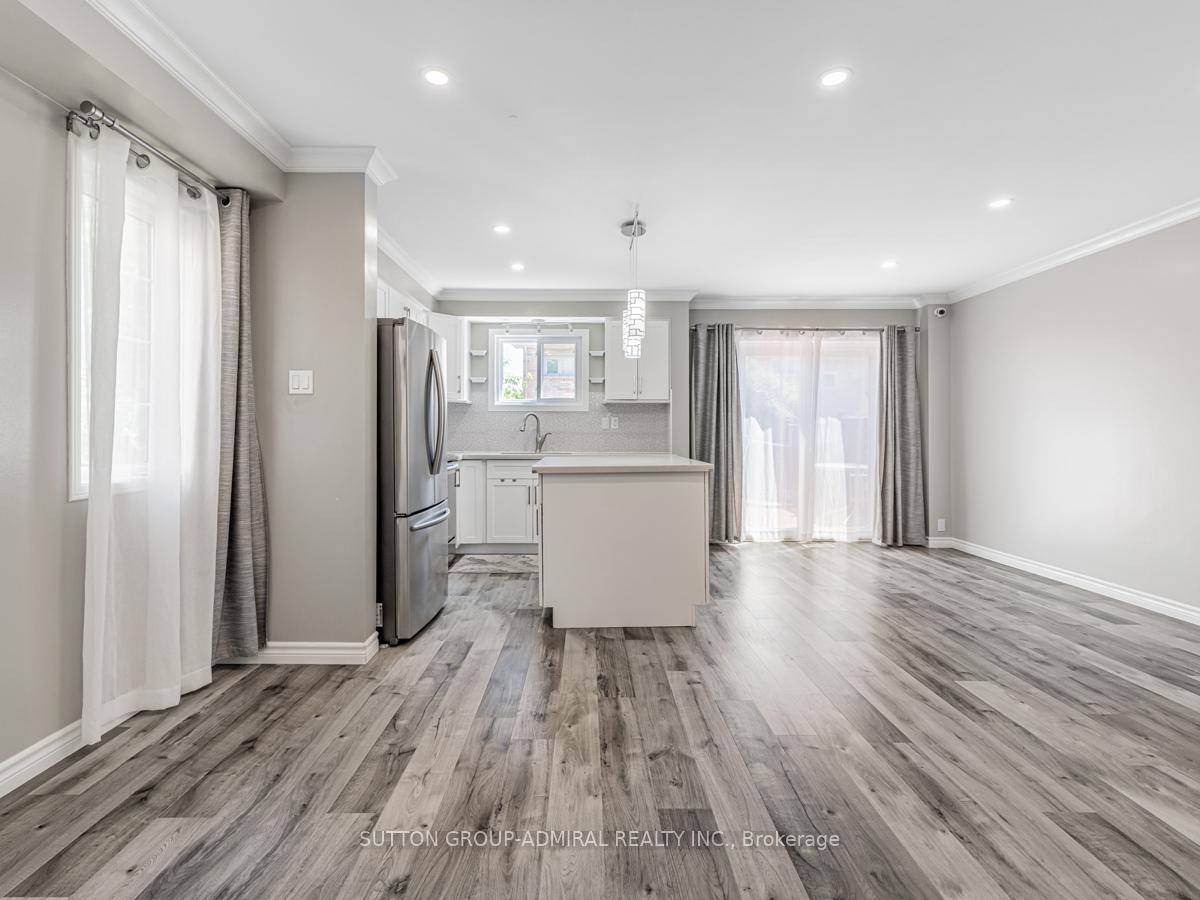 Photo 9 of 224 Kelso Crescent, Vaughan, Maple — HOMEH