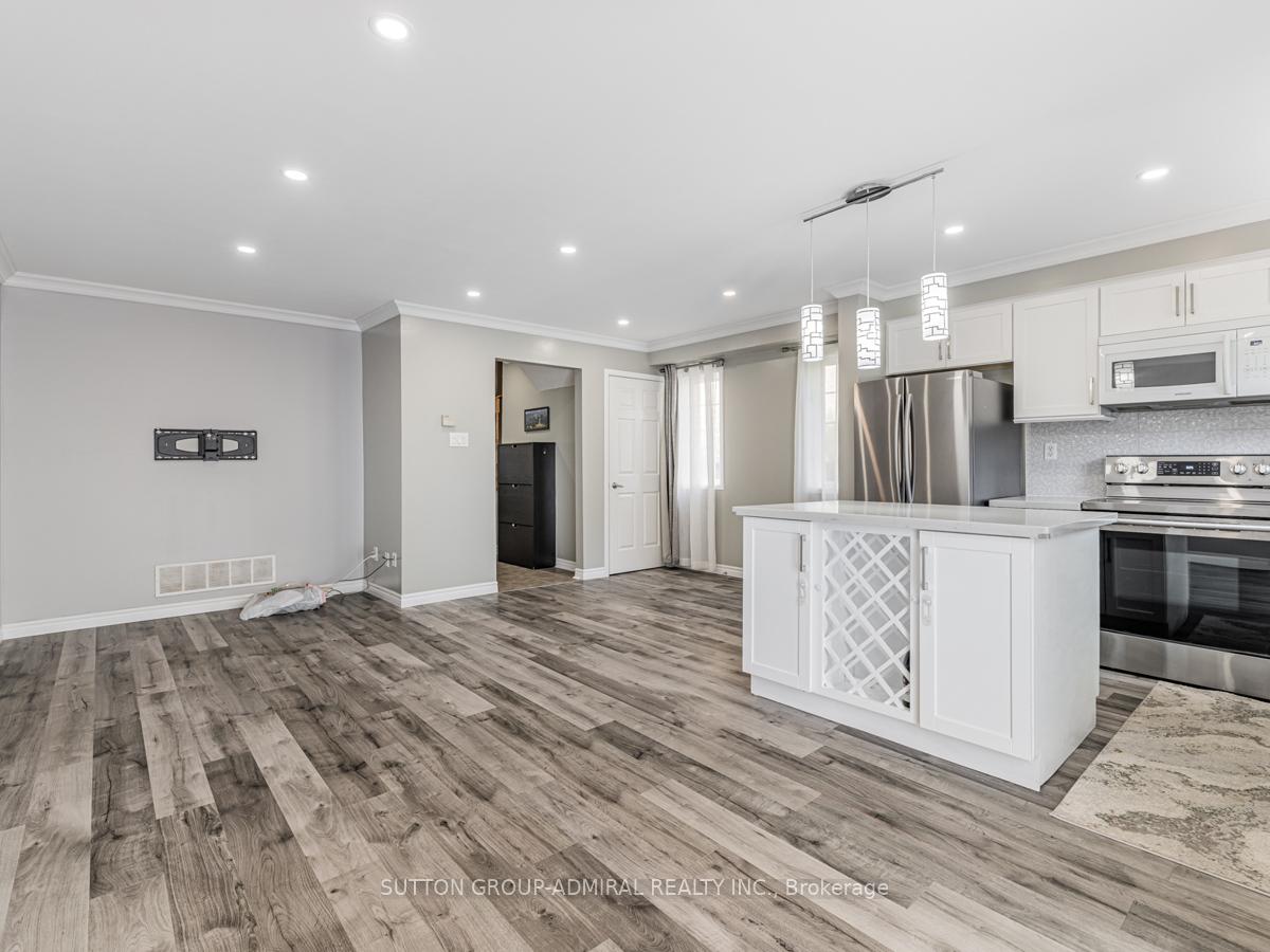 Photo 12 of 224 Kelso Crescent, Vaughan, Maple — HOMEH