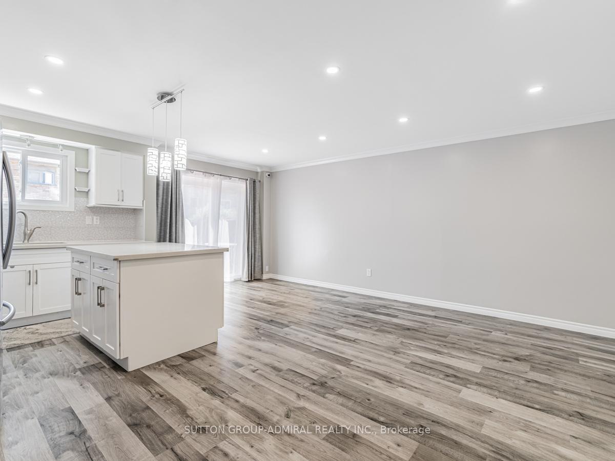 Photo 14 of 224 Kelso Crescent, Vaughan, Maple — HOMEH
