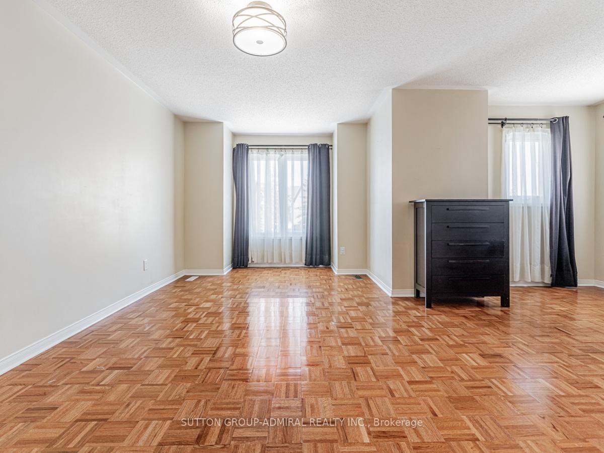Photo 21 of 224 Kelso Crescent, Vaughan, Maple — HOMEH