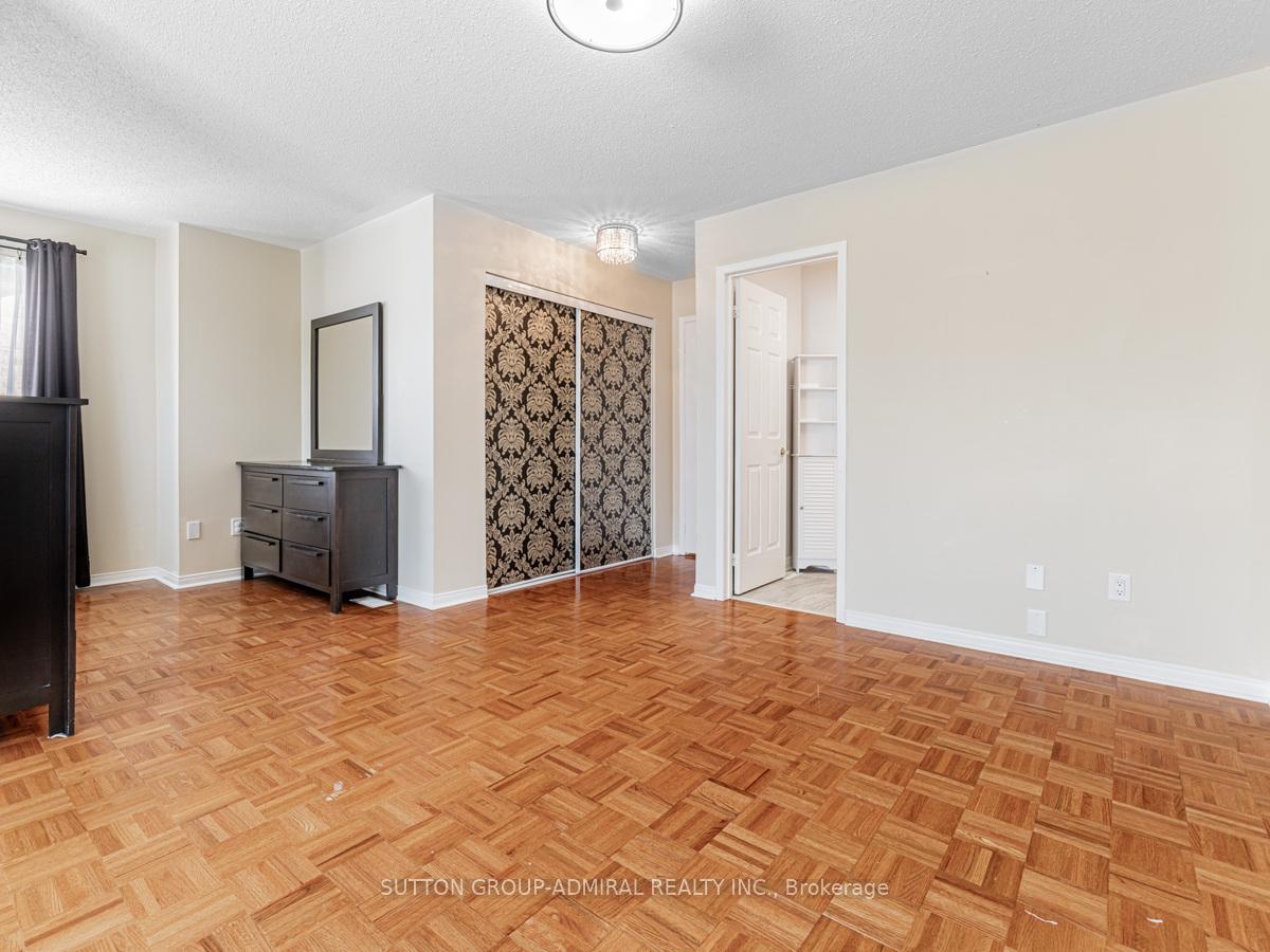 Photo 23 of 224 Kelso Crescent, Vaughan, Maple — HOMEH