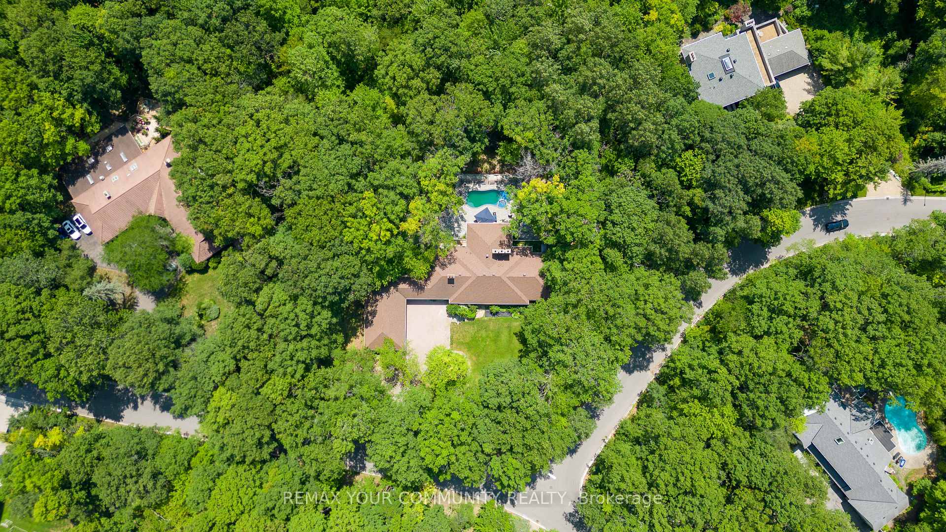 Photo 2 of 76 Trailwood Crescent, Richmond Hill, Rural Richmond Hill — HOMEH