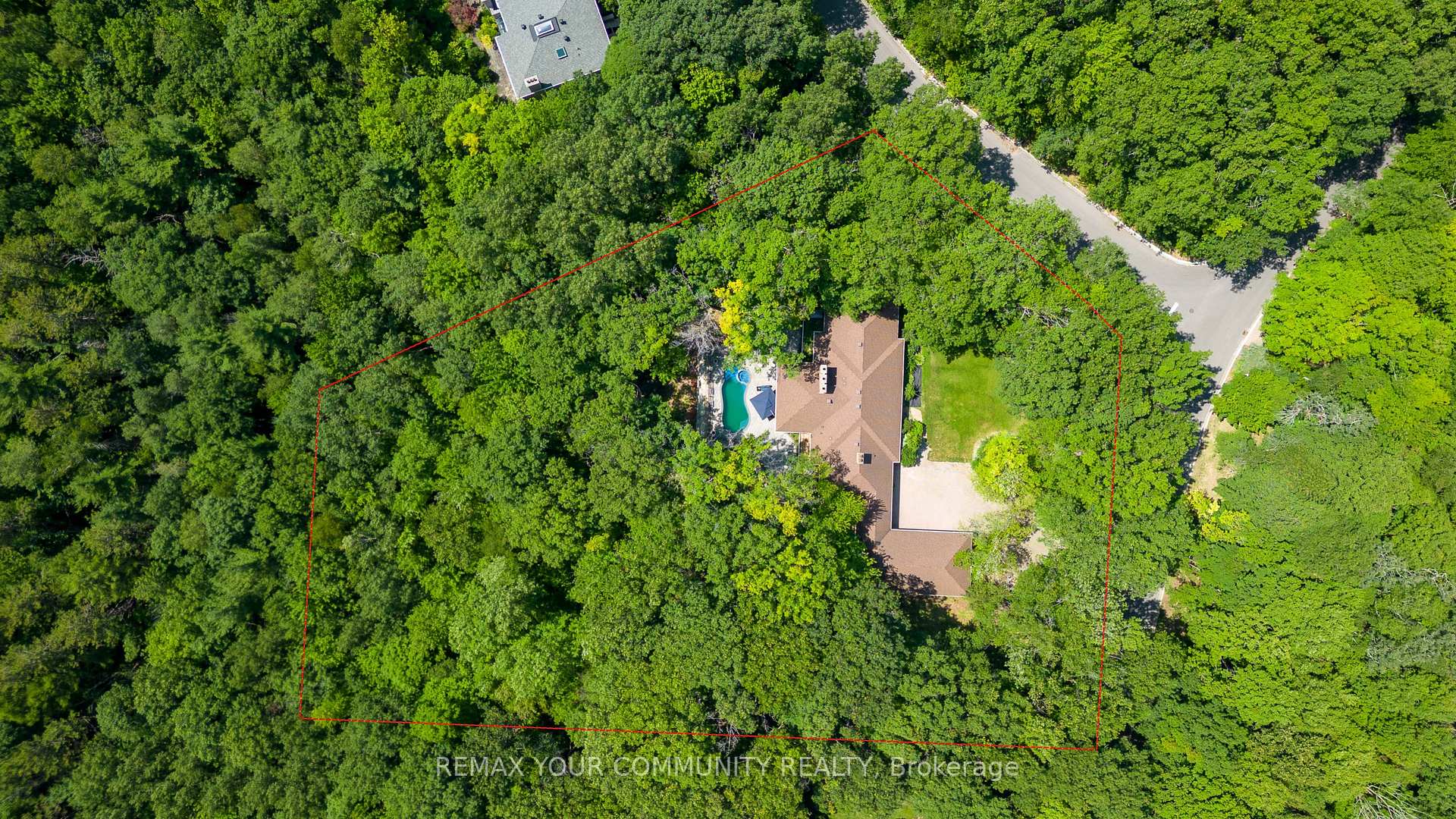Photo 3 of 76 Trailwood Crescent, Richmond Hill, Rural Richmond Hill — HOMEH