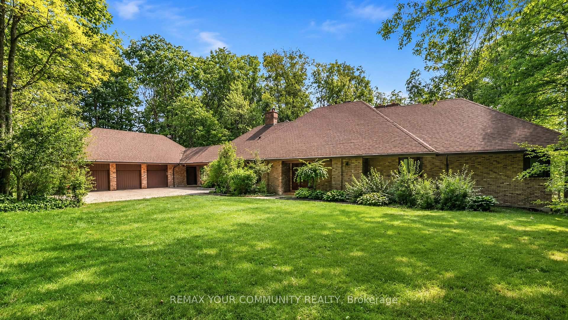 Photo 5 of 76 Trailwood Crescent, Richmond Hill, Rural Richmond Hill — HOMEH