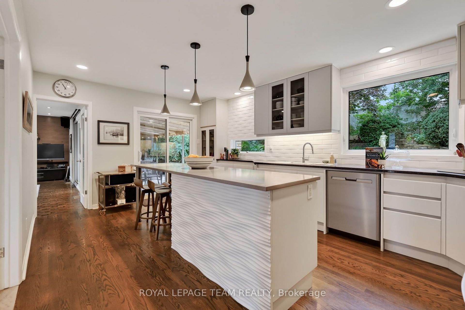 Photo 8 of 1958 Neepawa Avenue, Ottawa, Carlingwood — HOMEH