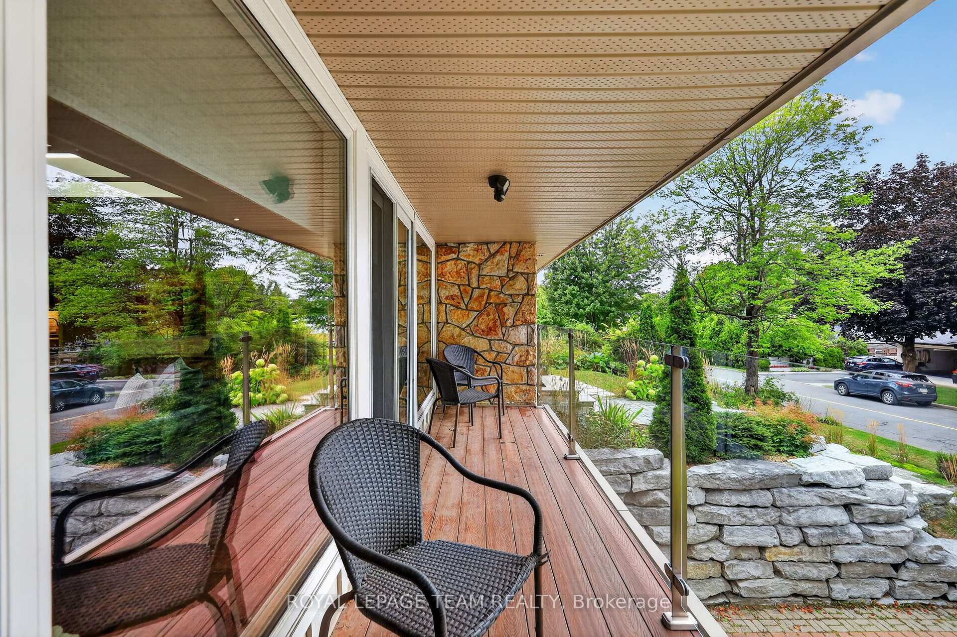 Photo 16 of 1958 Neepawa Avenue, Ottawa, Carlingwood — HOMEH