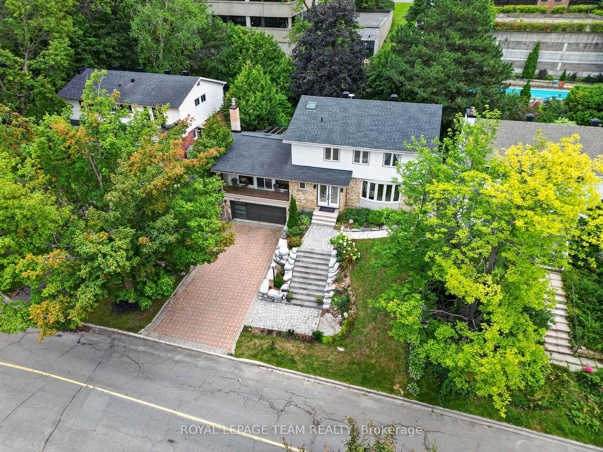 Photo 34 of 1958 Neepawa Avenue, Ottawa, Carlingwood — HOMEH