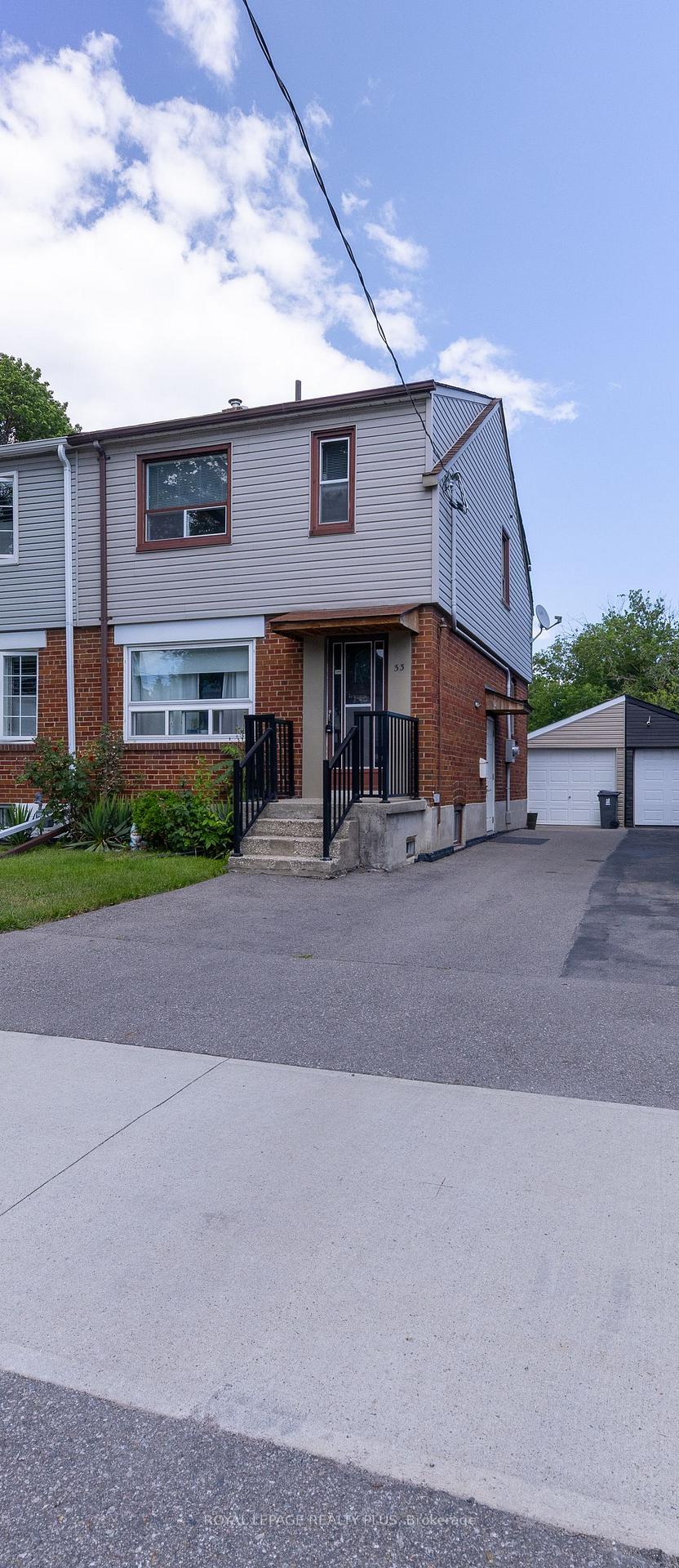 Photo 3 of 33 Dayton Avenue, Etobicoke, Stonegate-Queensway — HOMEH