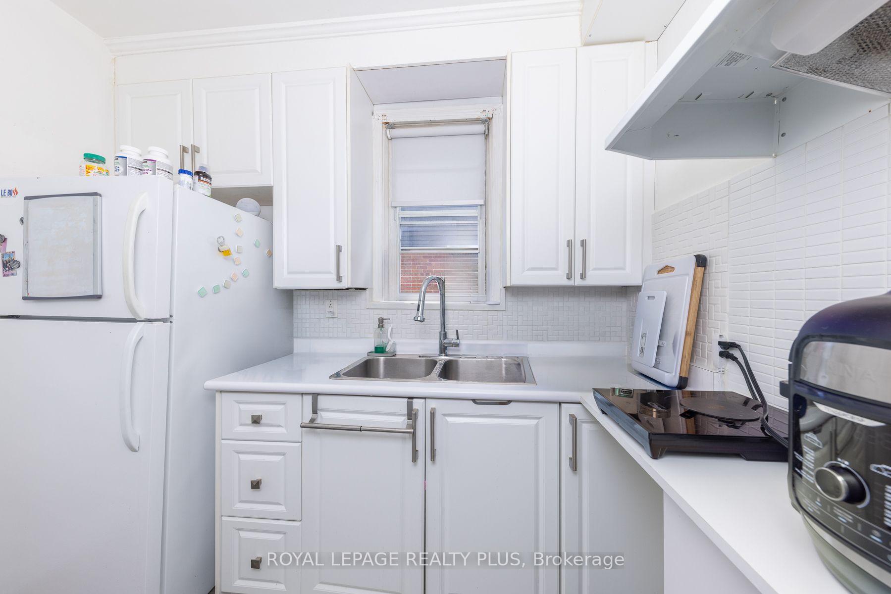 Photo 8 of 33 Dayton Avenue, Etobicoke, Stonegate-Queensway — HOMEH