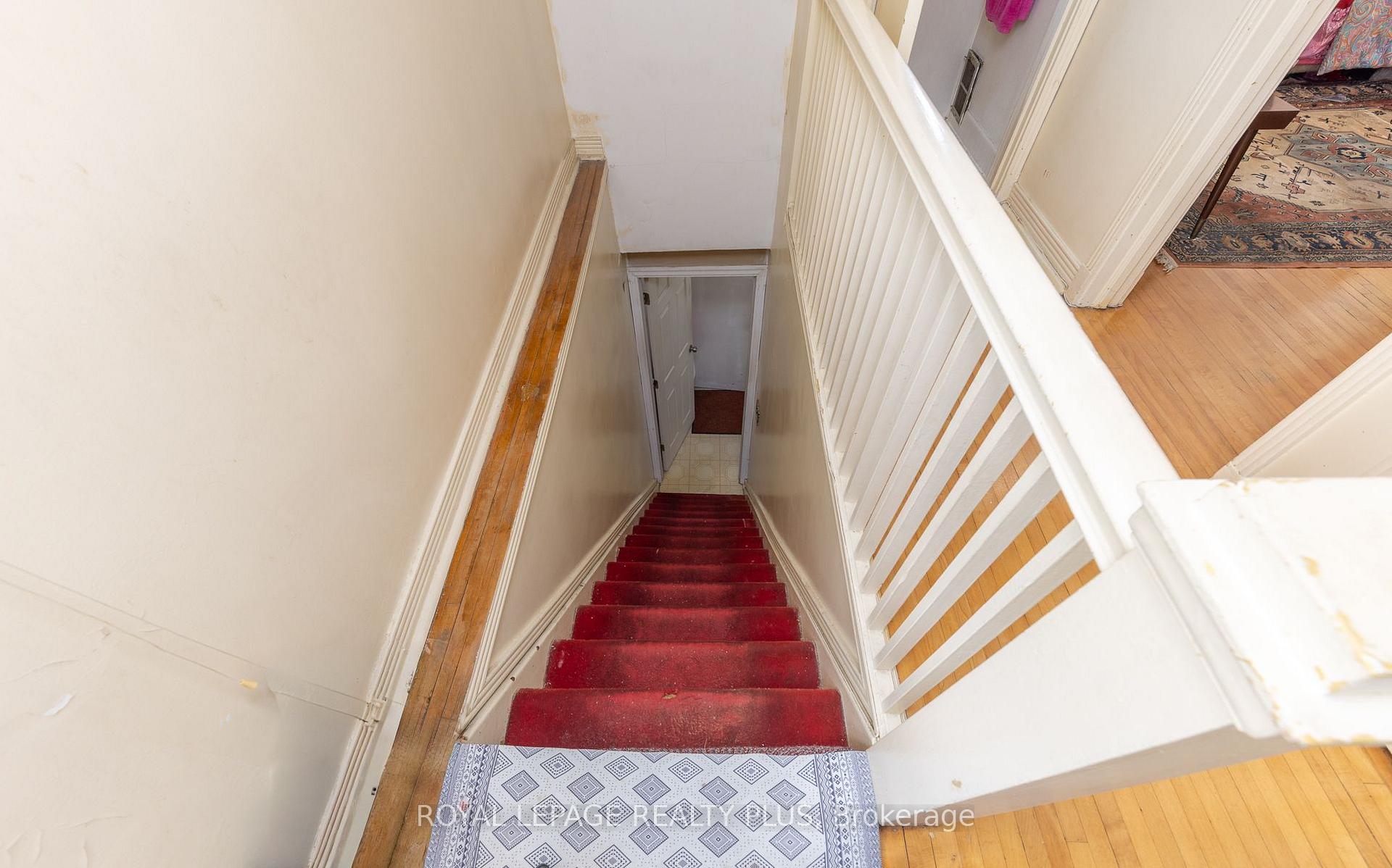 Photo 9 of 33 Dayton Avenue, Etobicoke, Stonegate-Queensway — HOMEH