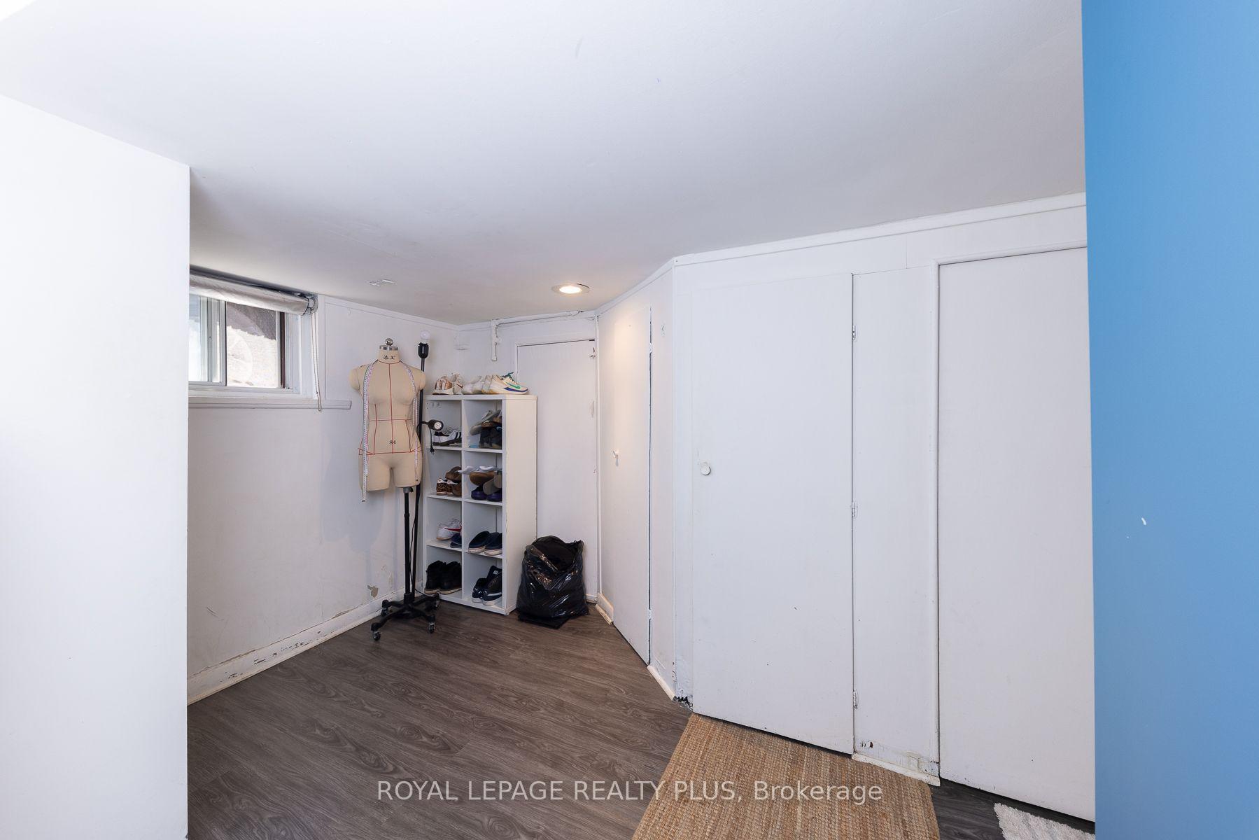 Photo 21 of 33 Dayton Avenue, Etobicoke, Stonegate-Queensway — HOMEH