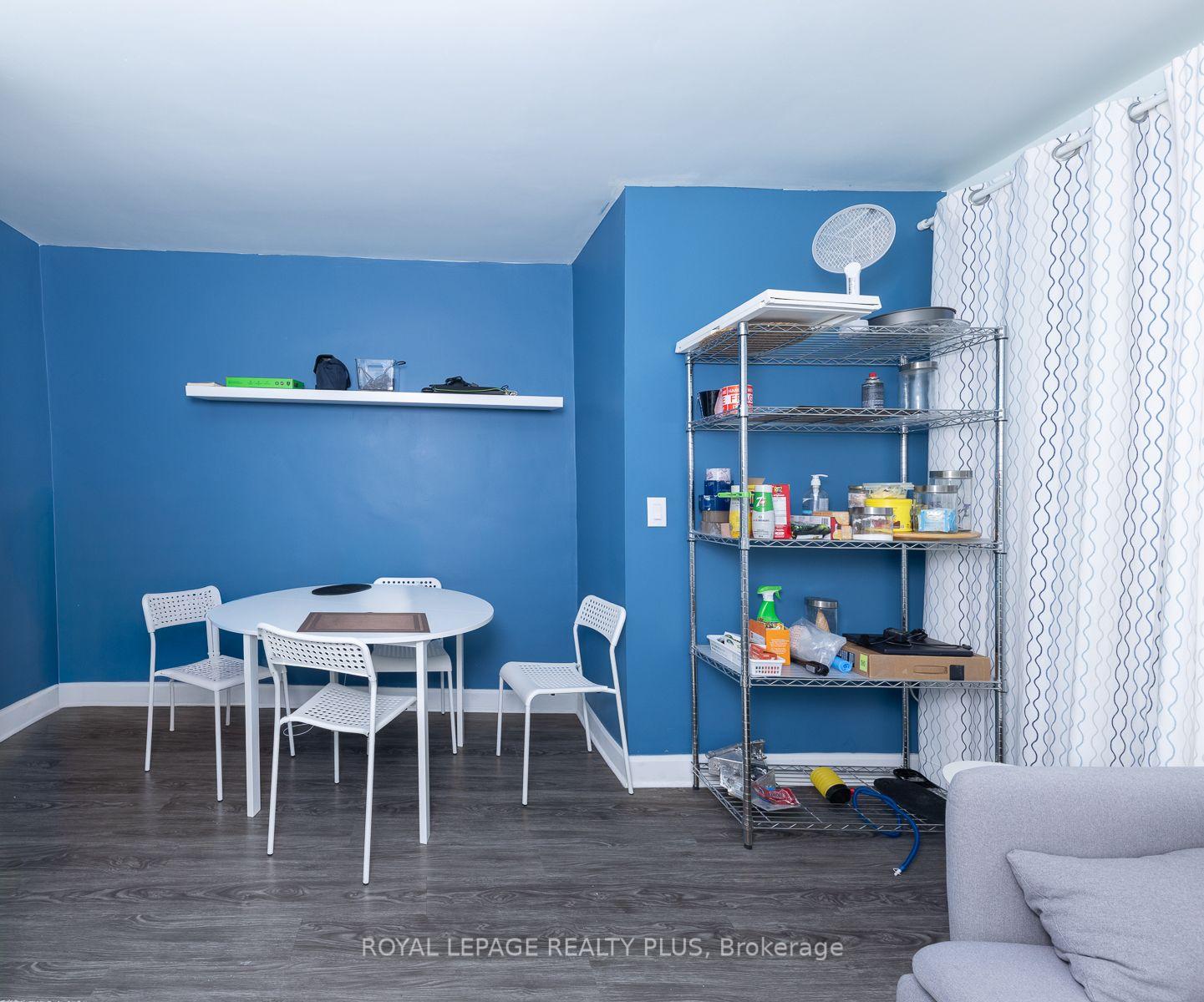 Photo 23 of 33 Dayton Avenue, Etobicoke, Stonegate-Queensway — HOMEH