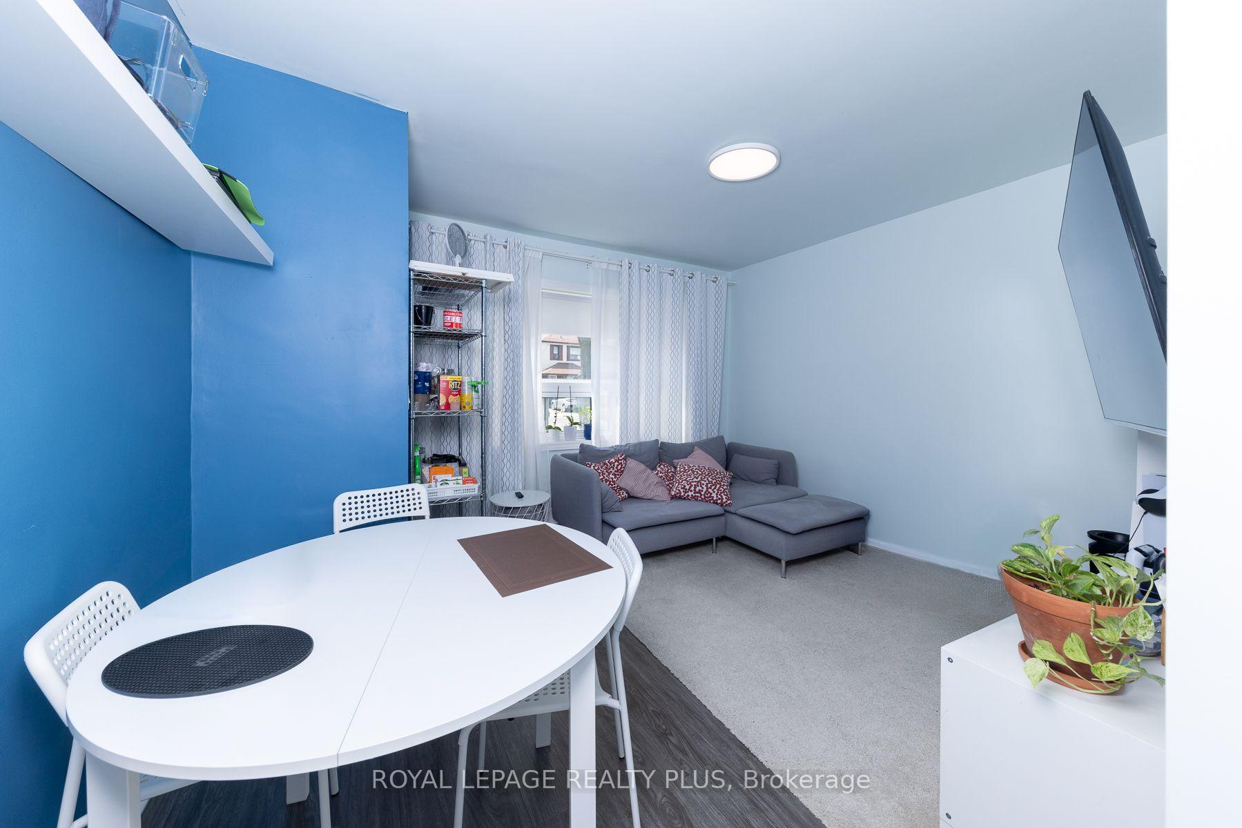 Photo 24 of 33 Dayton Avenue, Etobicoke, Stonegate-Queensway — HOMEH