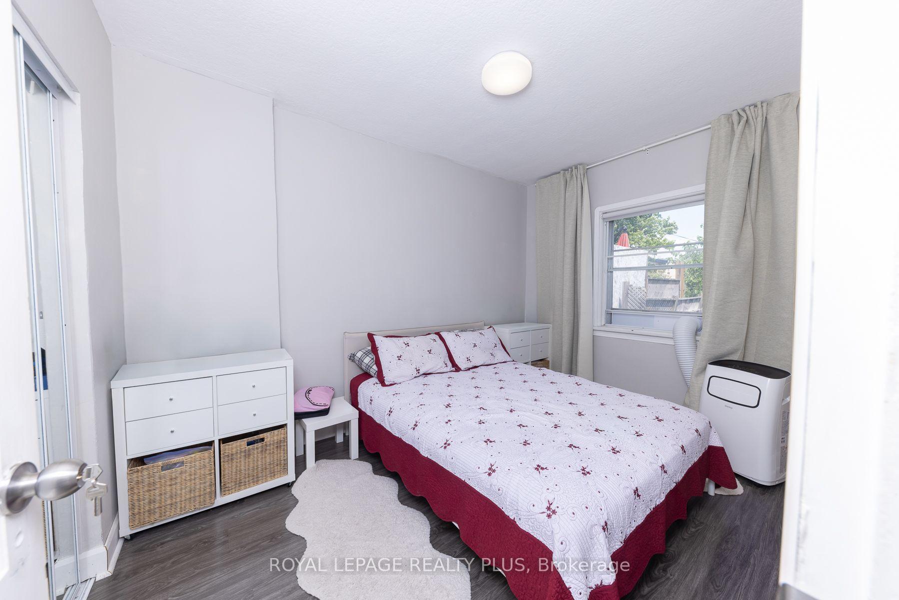Photo 27 of 33 Dayton Avenue, Etobicoke, Stonegate-Queensway — HOMEH