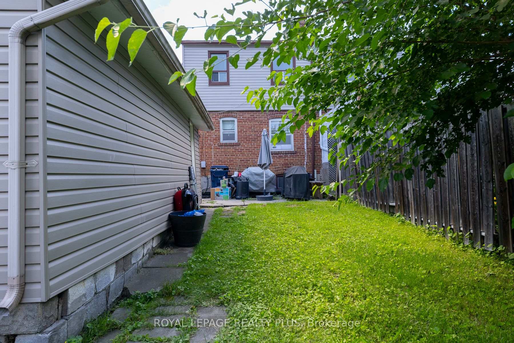 Photo 33 of 33 Dayton Avenue, Etobicoke, Stonegate-Queensway — HOMEH