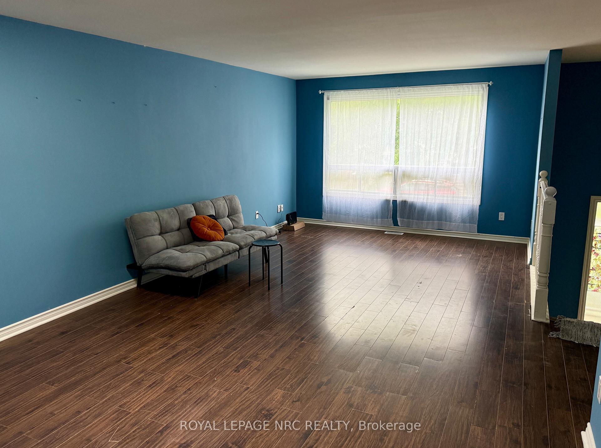 Photo 3 of 22 Ravine Road, St. Catharines, Oakdale — HOMEH