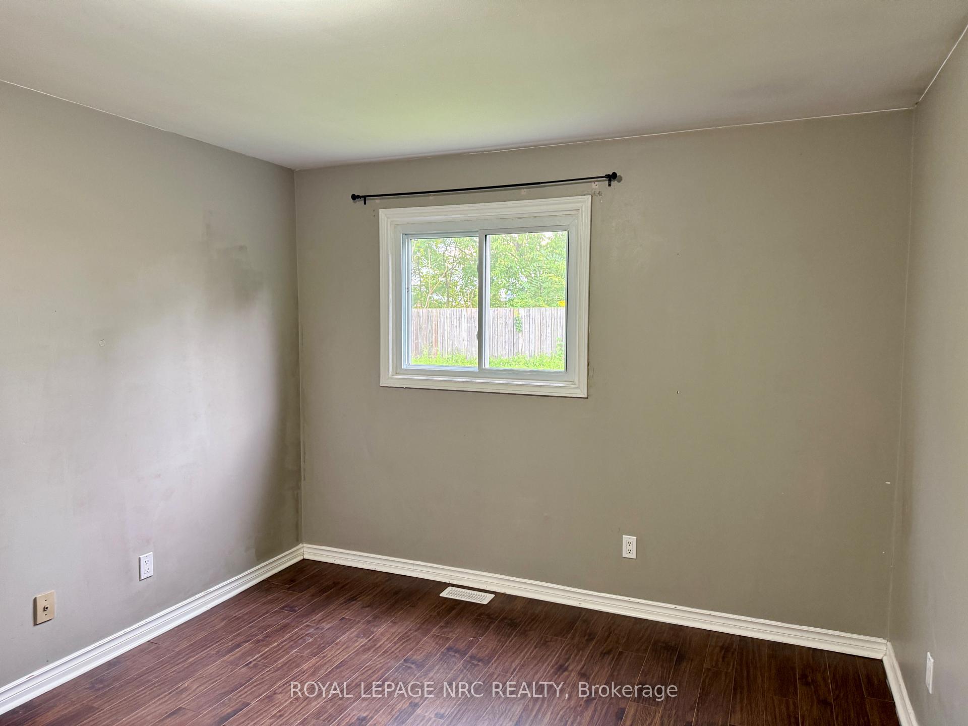 Photo 9 of 22 Ravine Road, St. Catharines, Oakdale — HOMEH